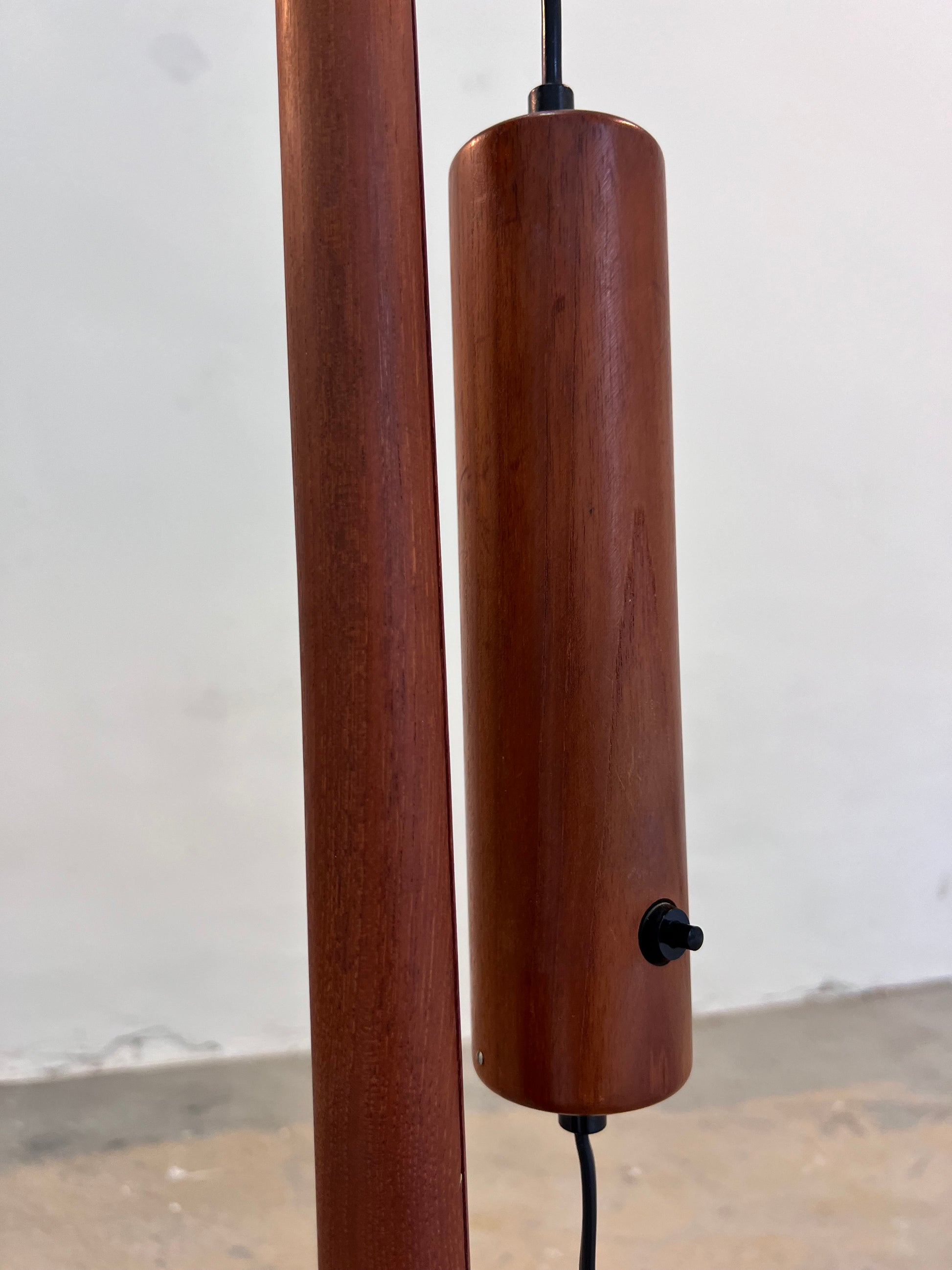Stehlampe mit verstellbarem Arm & Gegengewicht aus Dänemark