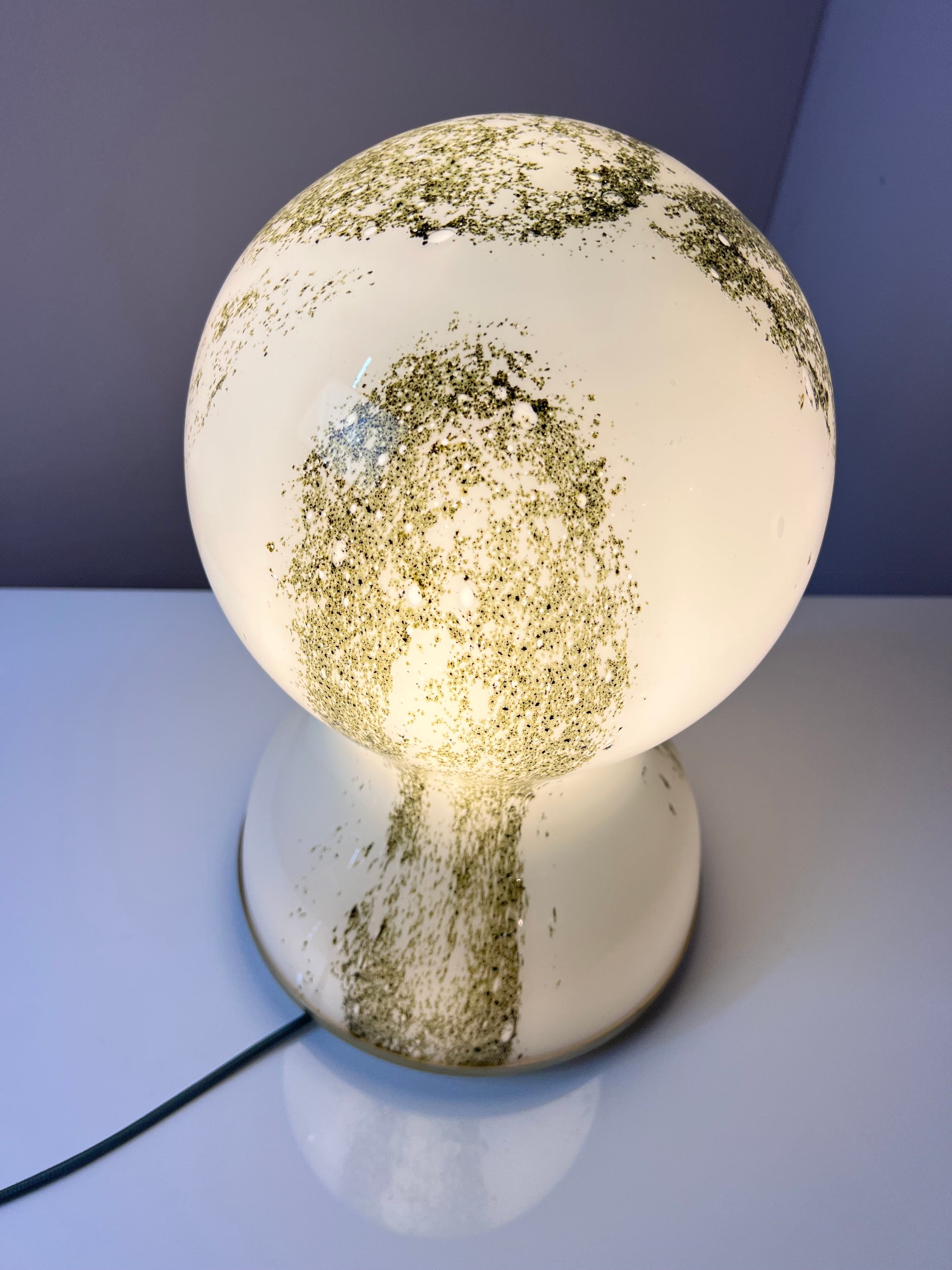 Tischlampe grün weiß Glas von Doria