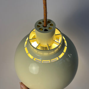 Hängelampen Minisol creme von K. Kewo für Nordisk Solar