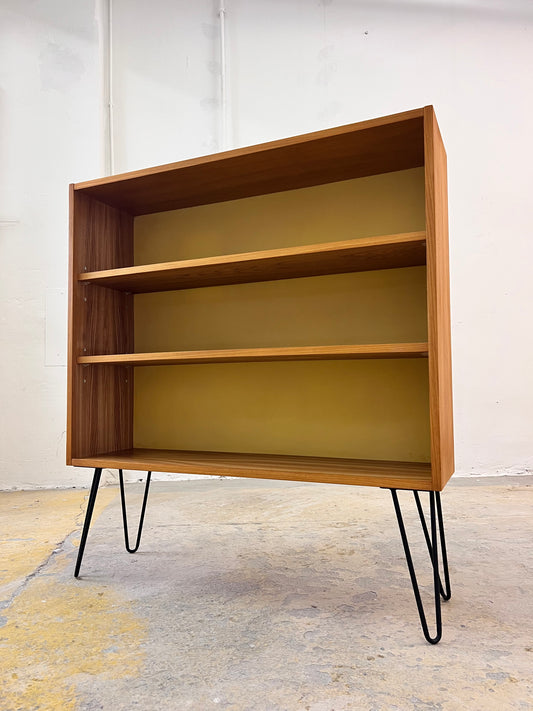 Regal Typ 605 auf Hairpinlegs von Herbert Eilenberg für Hellerau