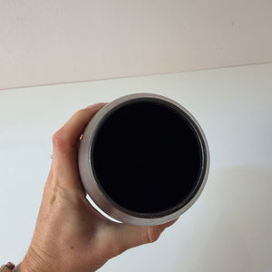 Vase anthrazit mit Eisenglasur