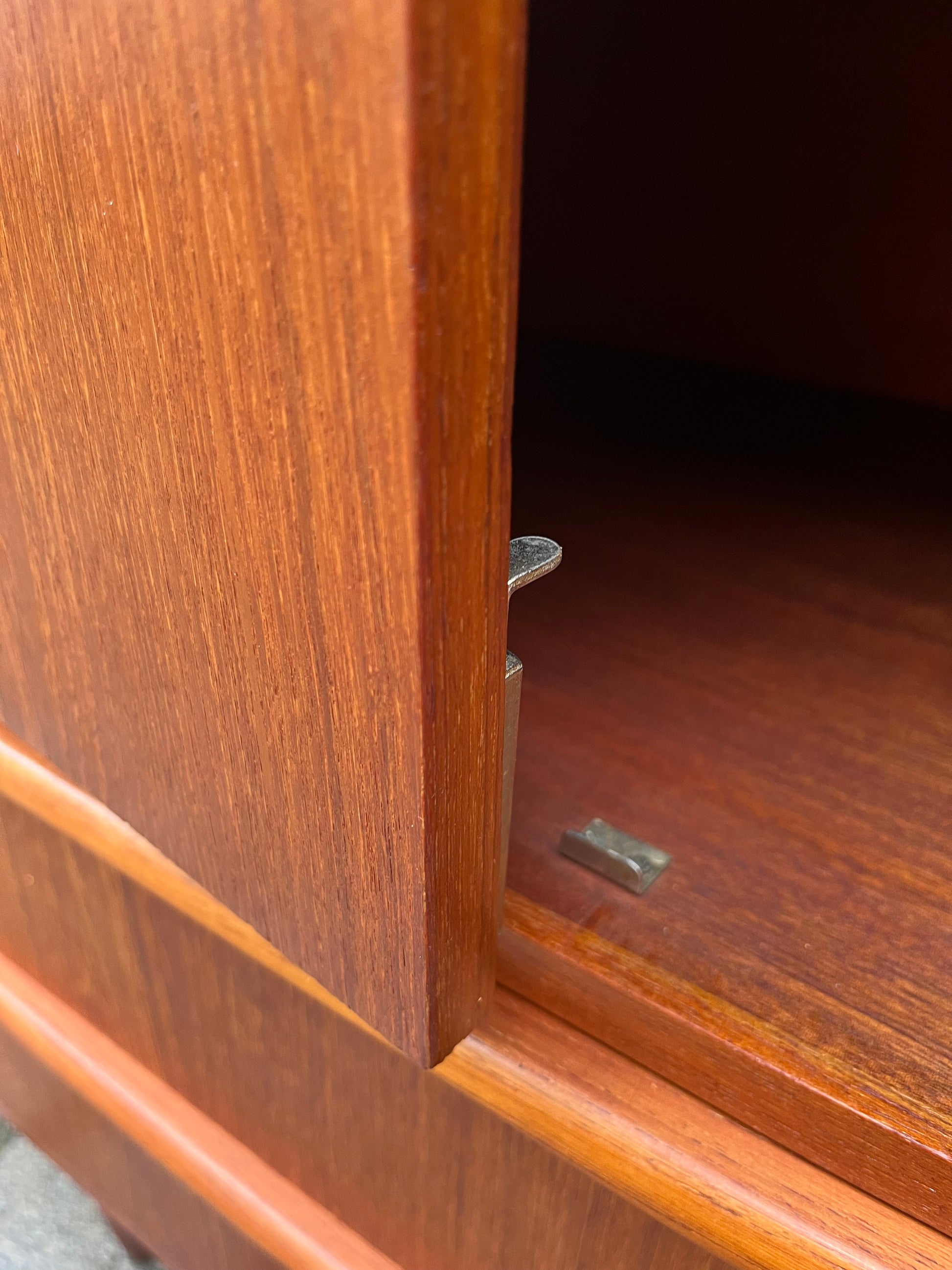 Kommodenschrank Teak mit Schloss aus Dänemark