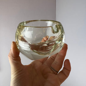 Kugelascher transparent Pressglas