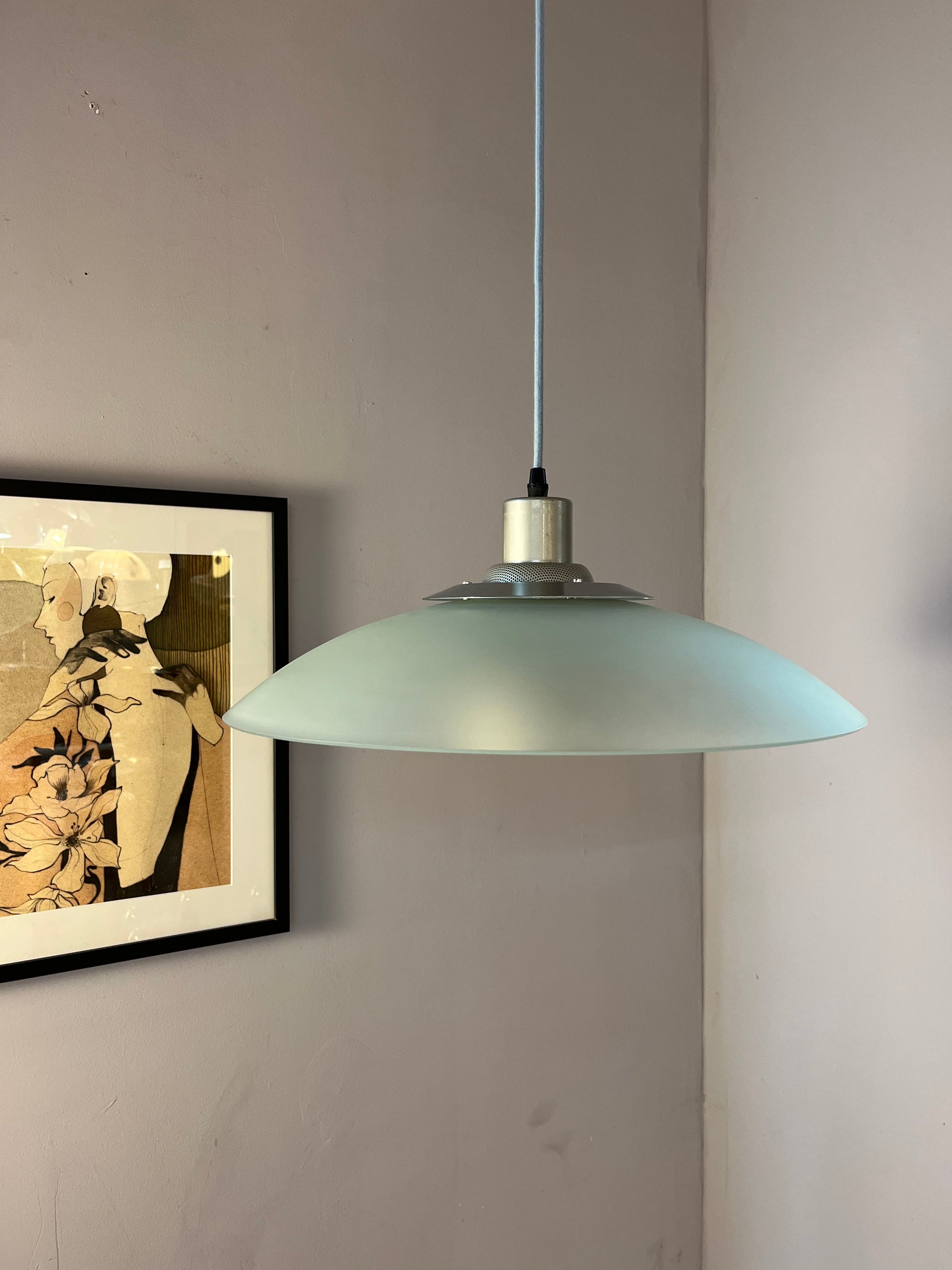Lamellenlampe Milchglas von von Dana Light