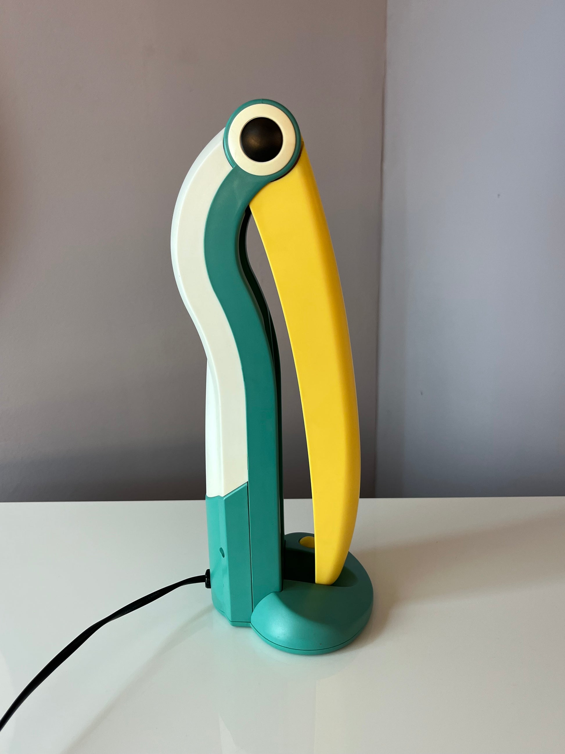 Tischlampe Toucan groß grün gelb von H.T. Huang für Huangslite