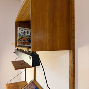 Wandregal Royal System Teak mit Lampe von Poul Cadovius