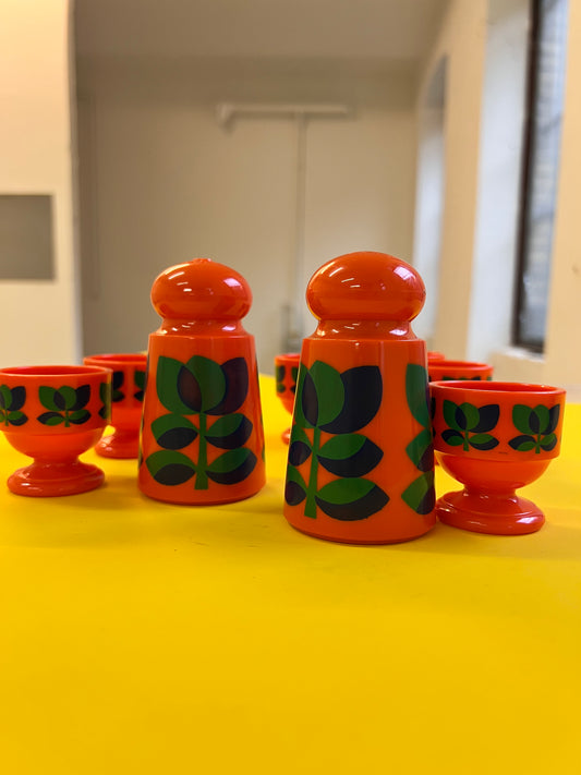 Set: 6x Eierbecher, Salz- und Pfefferstreuer orange von EMSA