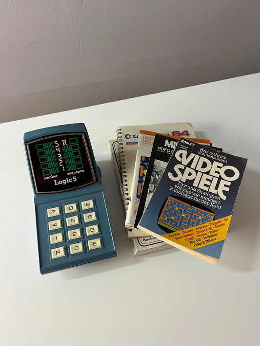 Set: Booklets & Logic 5 von Milton Bradley