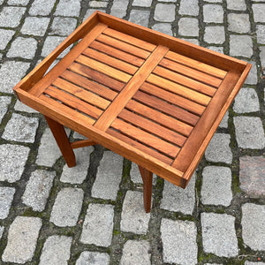 Klappbarer Beistelltisch Teak mit Tablett