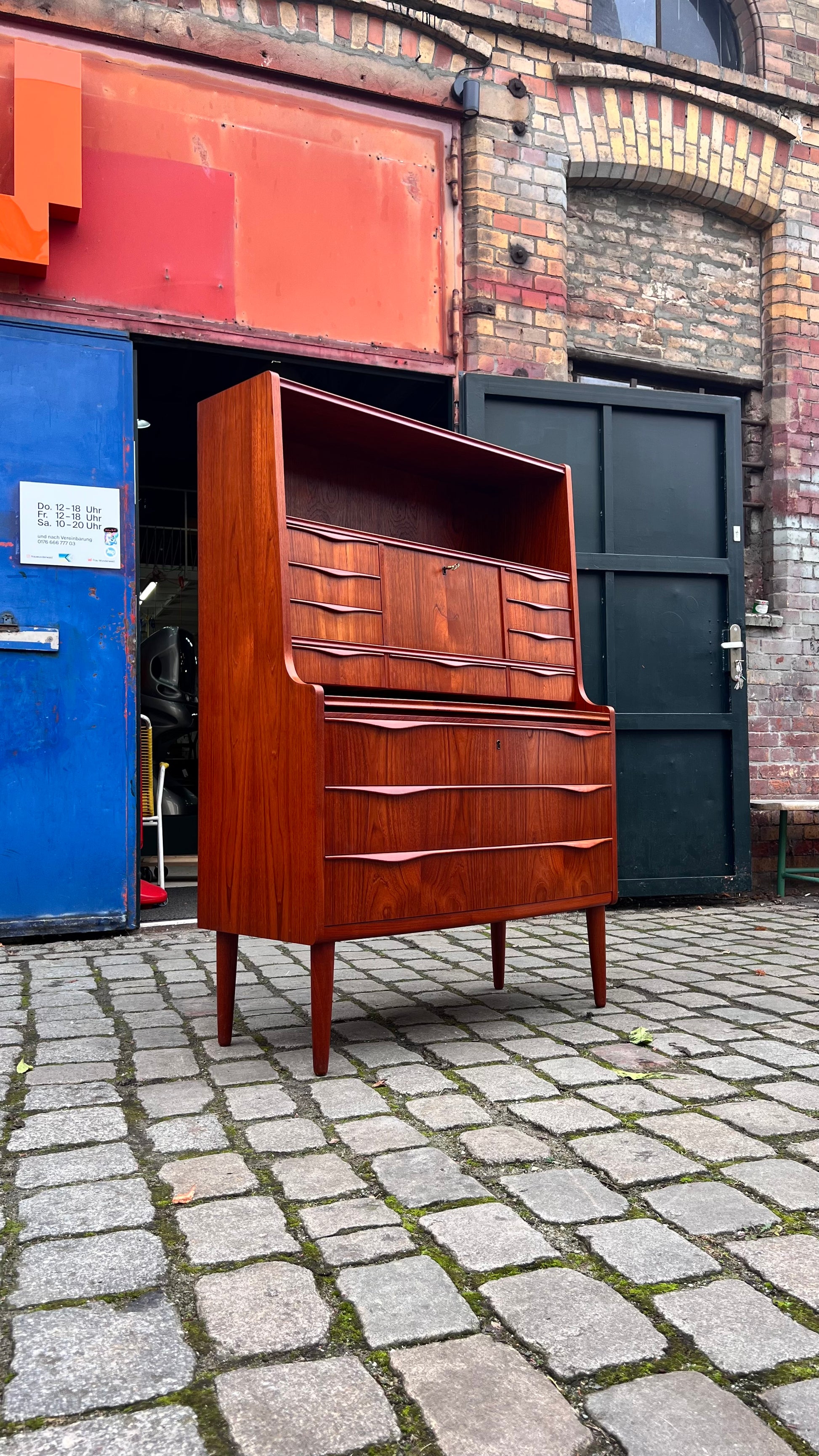 Halbrunder Sekretär Teak aus Dänemark