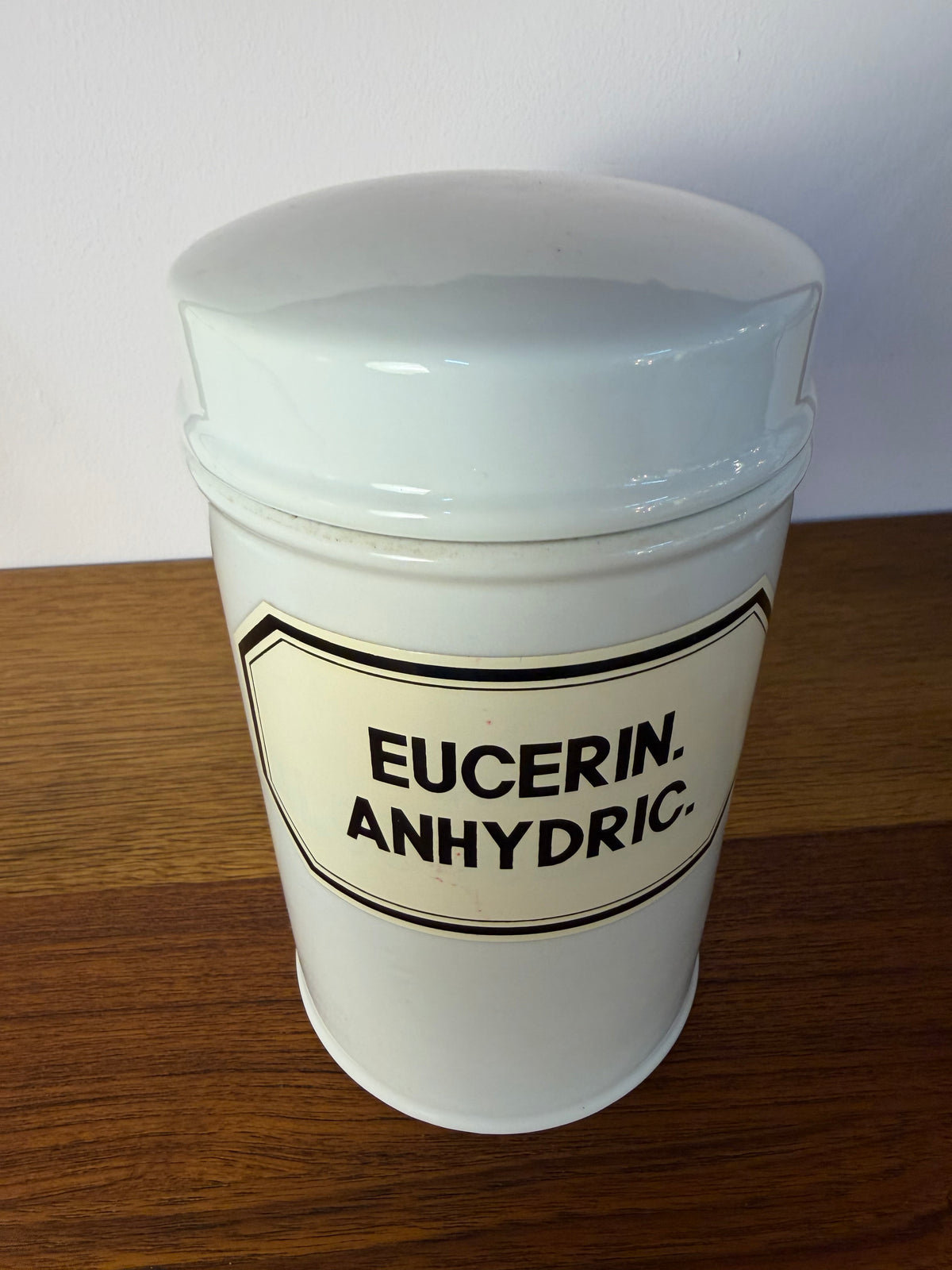 Apothekerdose Eucerin. Anhydric weiß Porzellan - 1000 ml