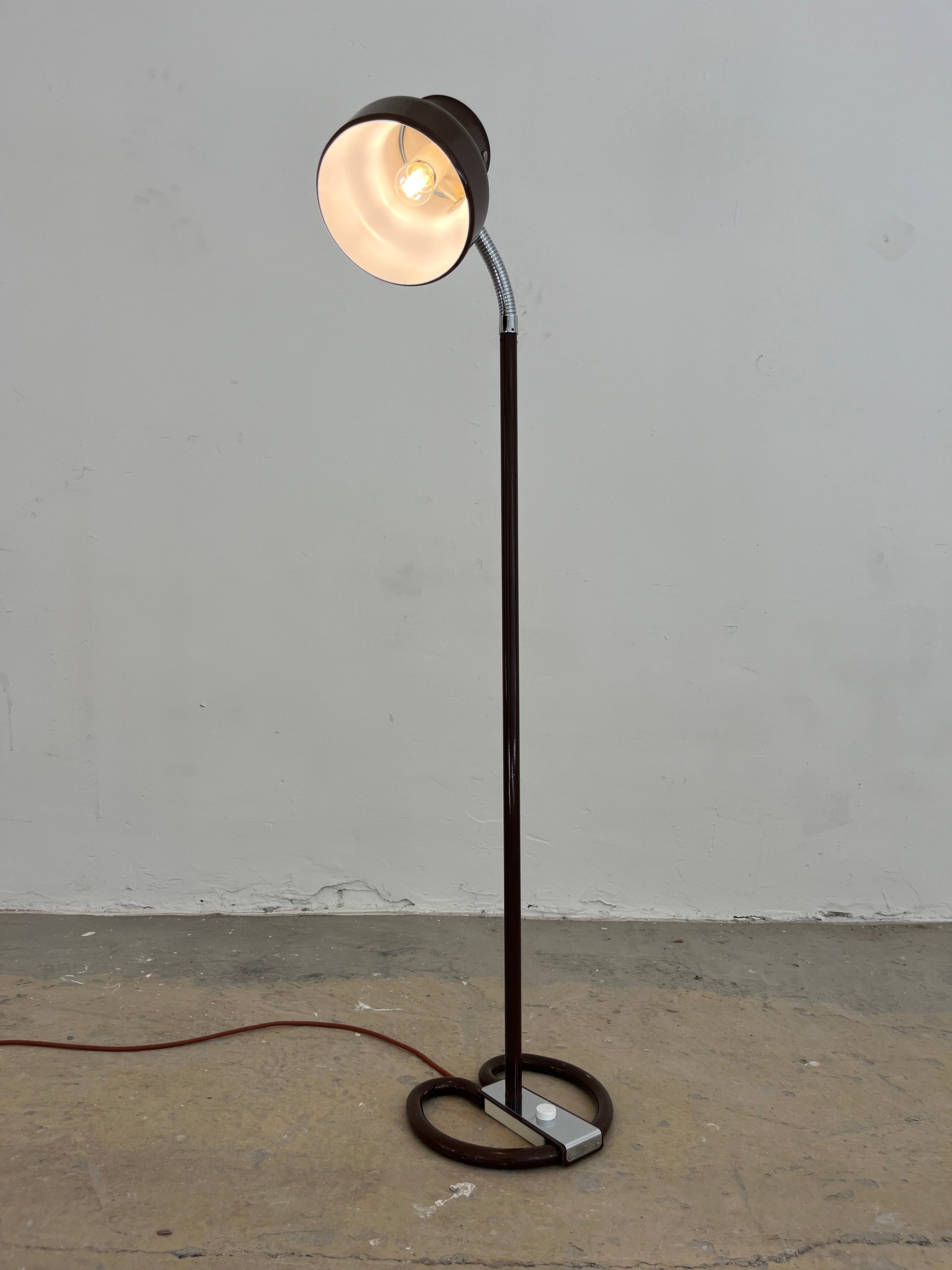 Stehlampe Bumling braun von Anders Pehrson für Ateljé Lyktan