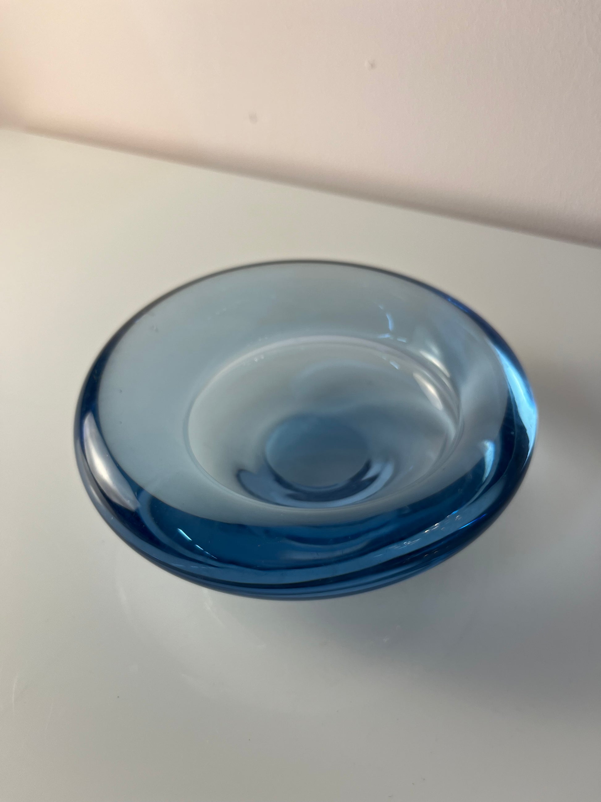 Schale hellblau Glas von Per Lütken von Holmegaard