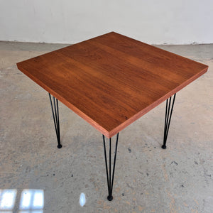 Quadratischer Esstisch Teak mit original Hairpinlegs