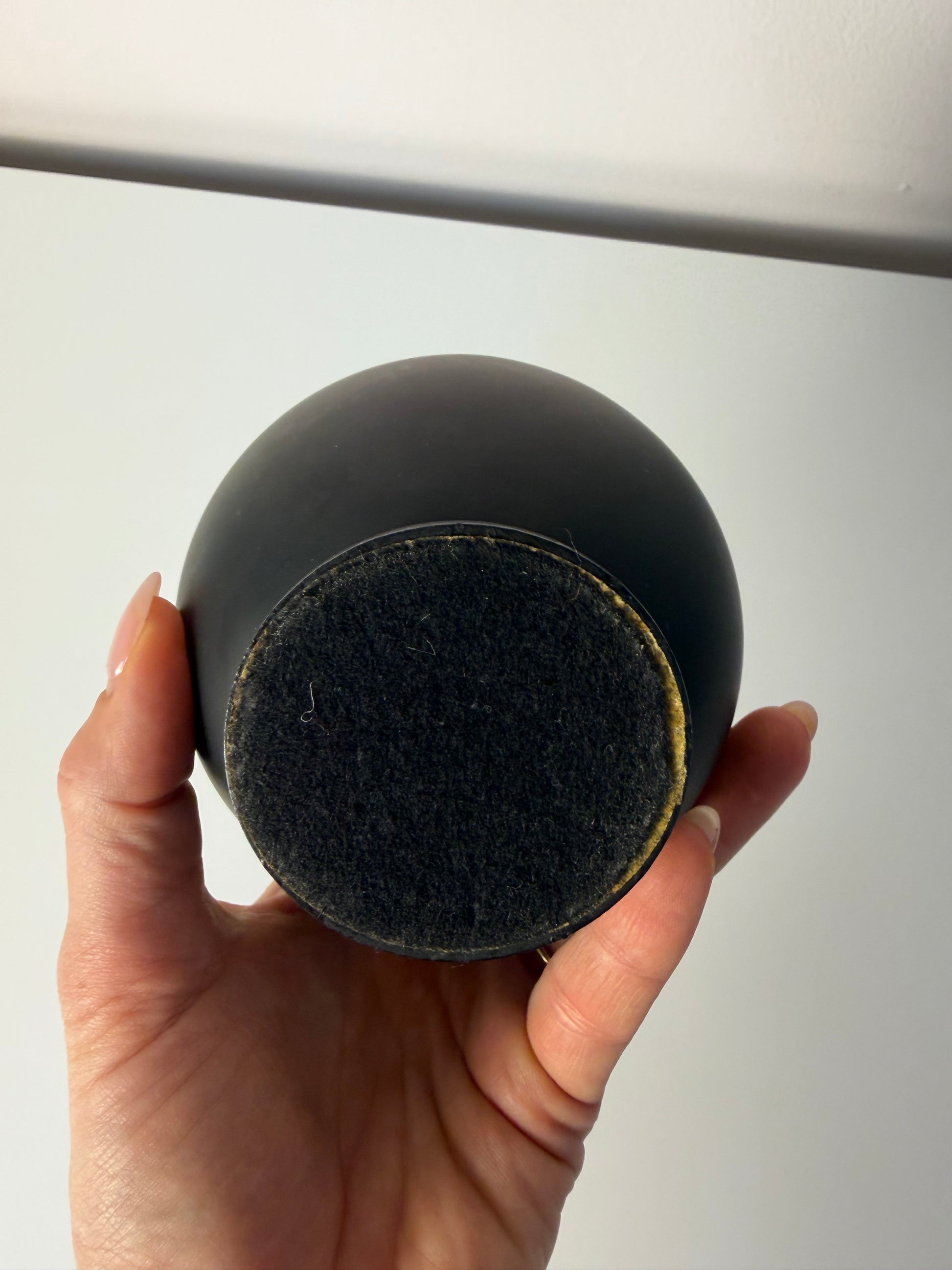 Kugelaschenbecher schwarz Chrom von Quist