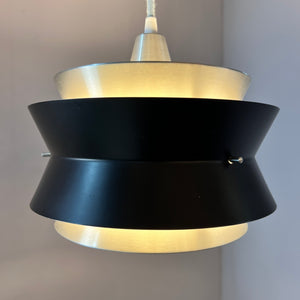 Lamellenlampe Trava schwarz silber von Carl Thore für Granhaga