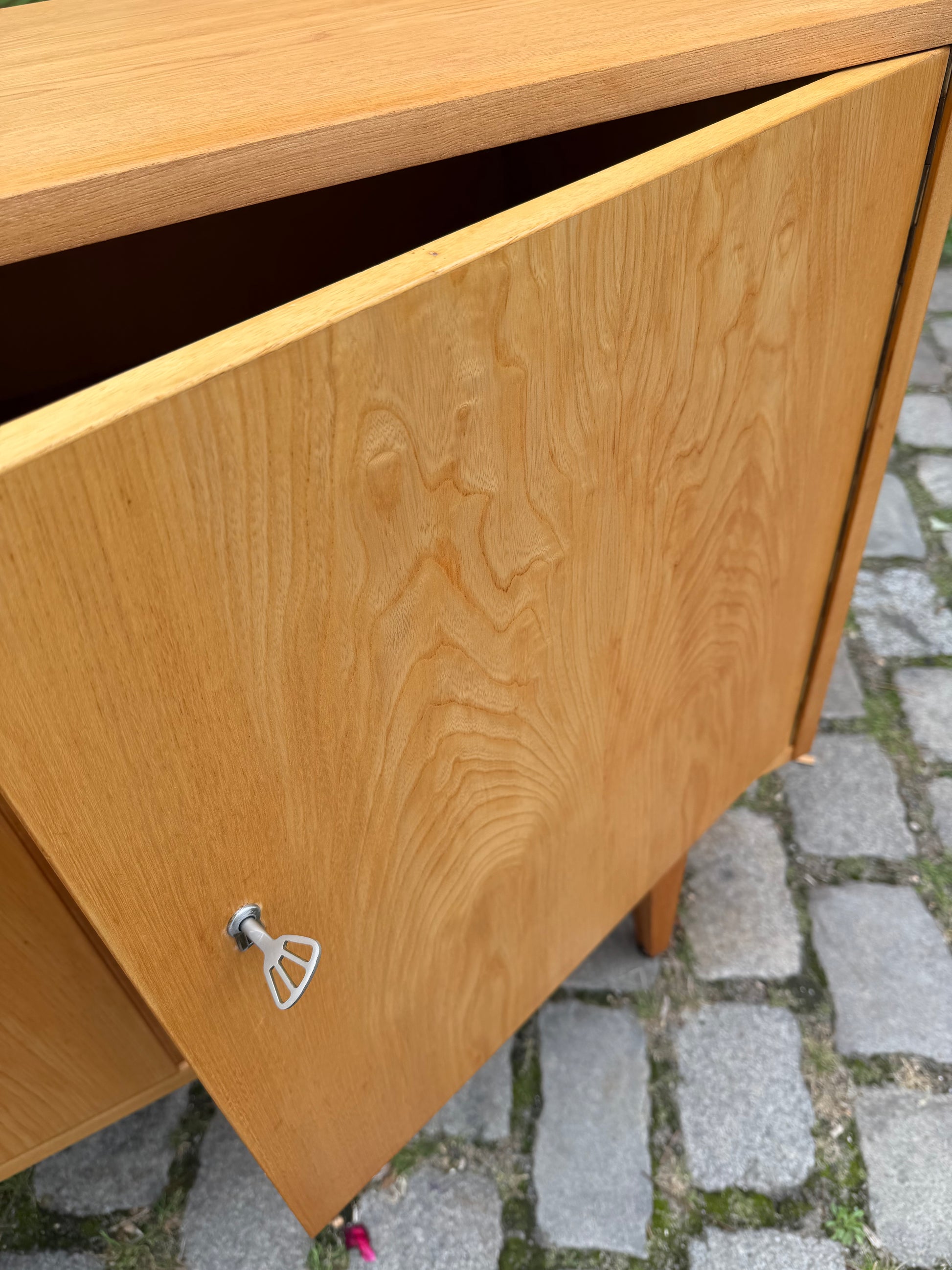 Kommode Typ 602/A Esche mit Schranktüren von Franz Ehrlich für Hellerau
