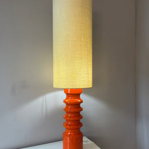Stehlampe orange Keramik mit Wollschirm