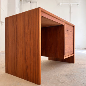 Schreibtisch Teak mit extra Laptop-Fach aus Dänemark