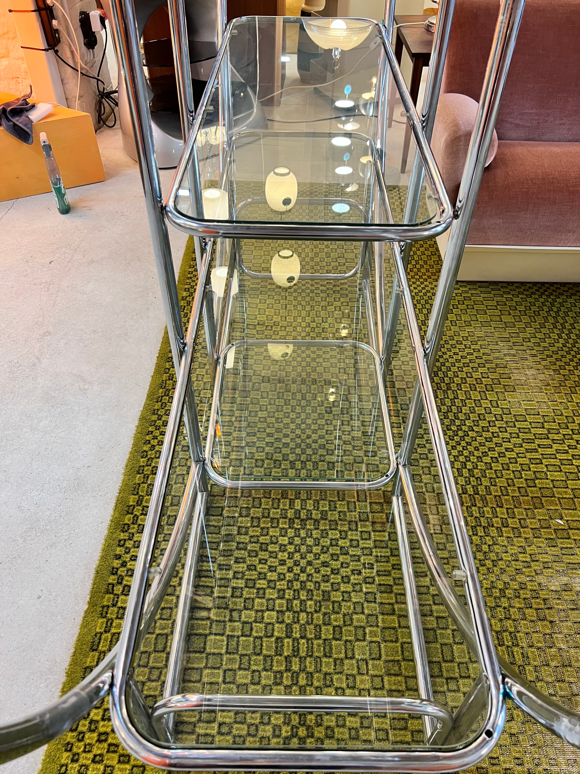 Rundes Regal / Raumteiler Chrom & Glas - Designklassiker