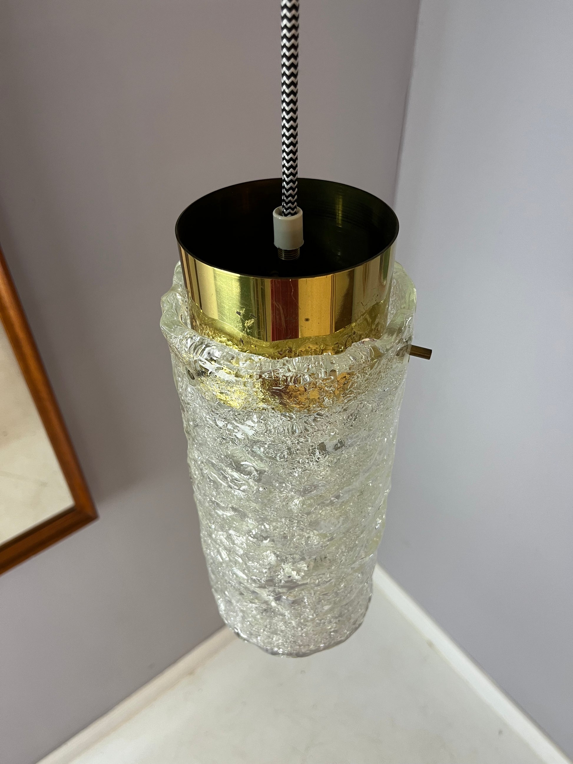 Hängelampe Eisglas Messing von J.T. Kalmar für Kalmar Franken KG