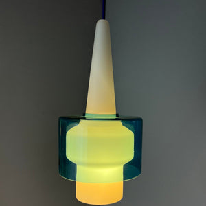 Hängelampe blau weiß Opalglas von Hyllinge Glasbruk