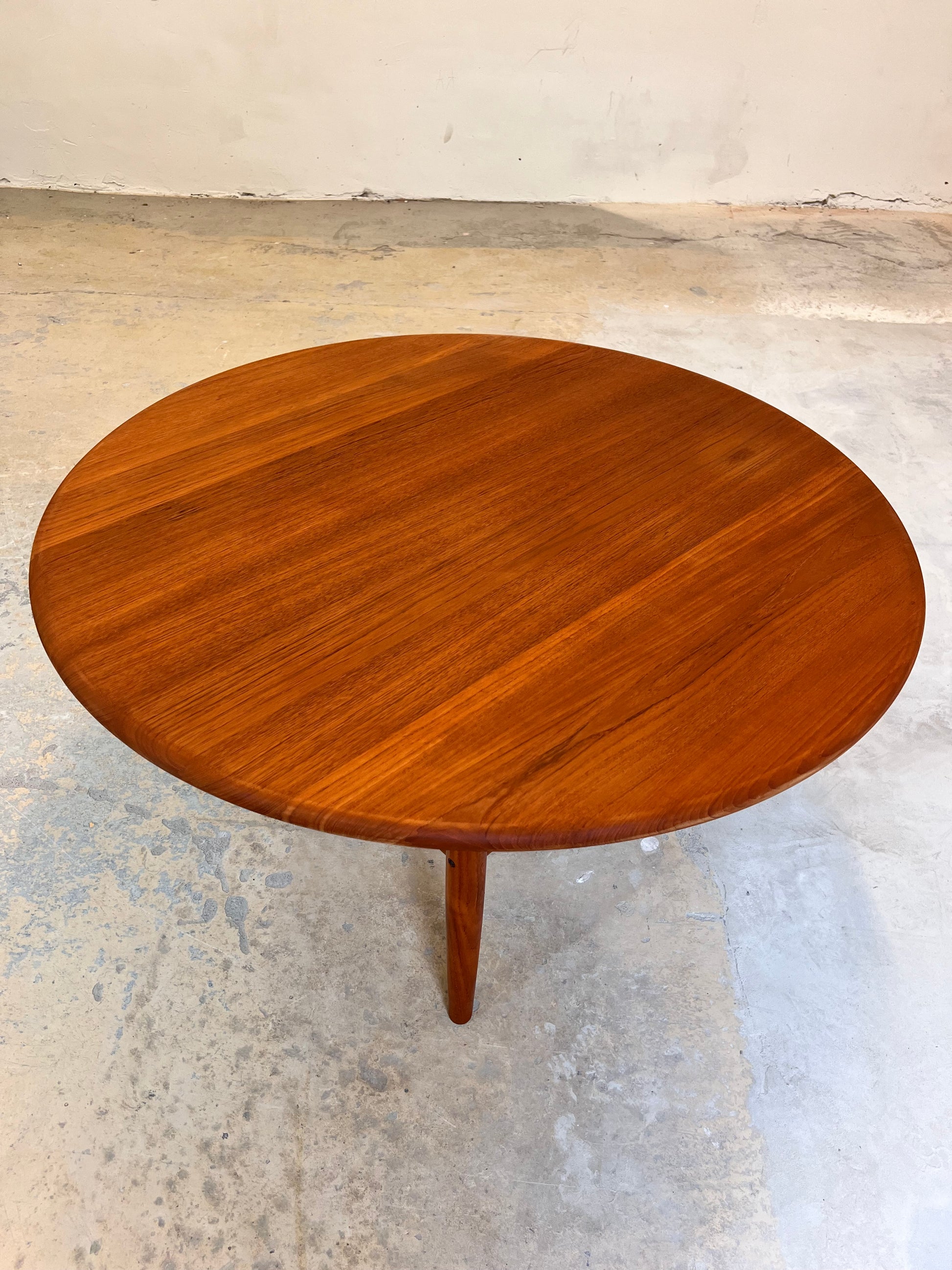 Runder Couchtisch Teak von Niels Bach