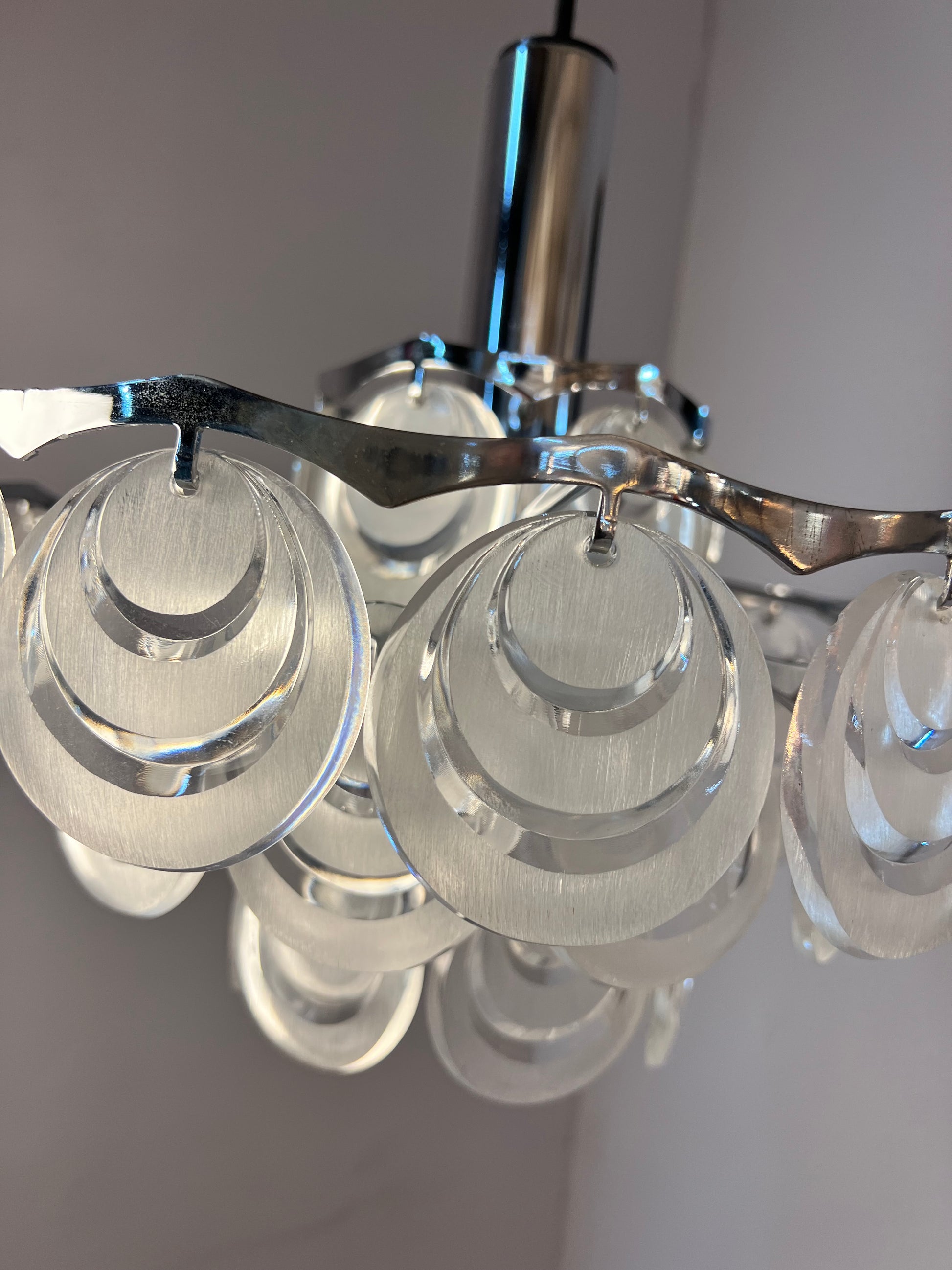 Hängelampe mit Scheiben silber weiß Acrylglas Metall