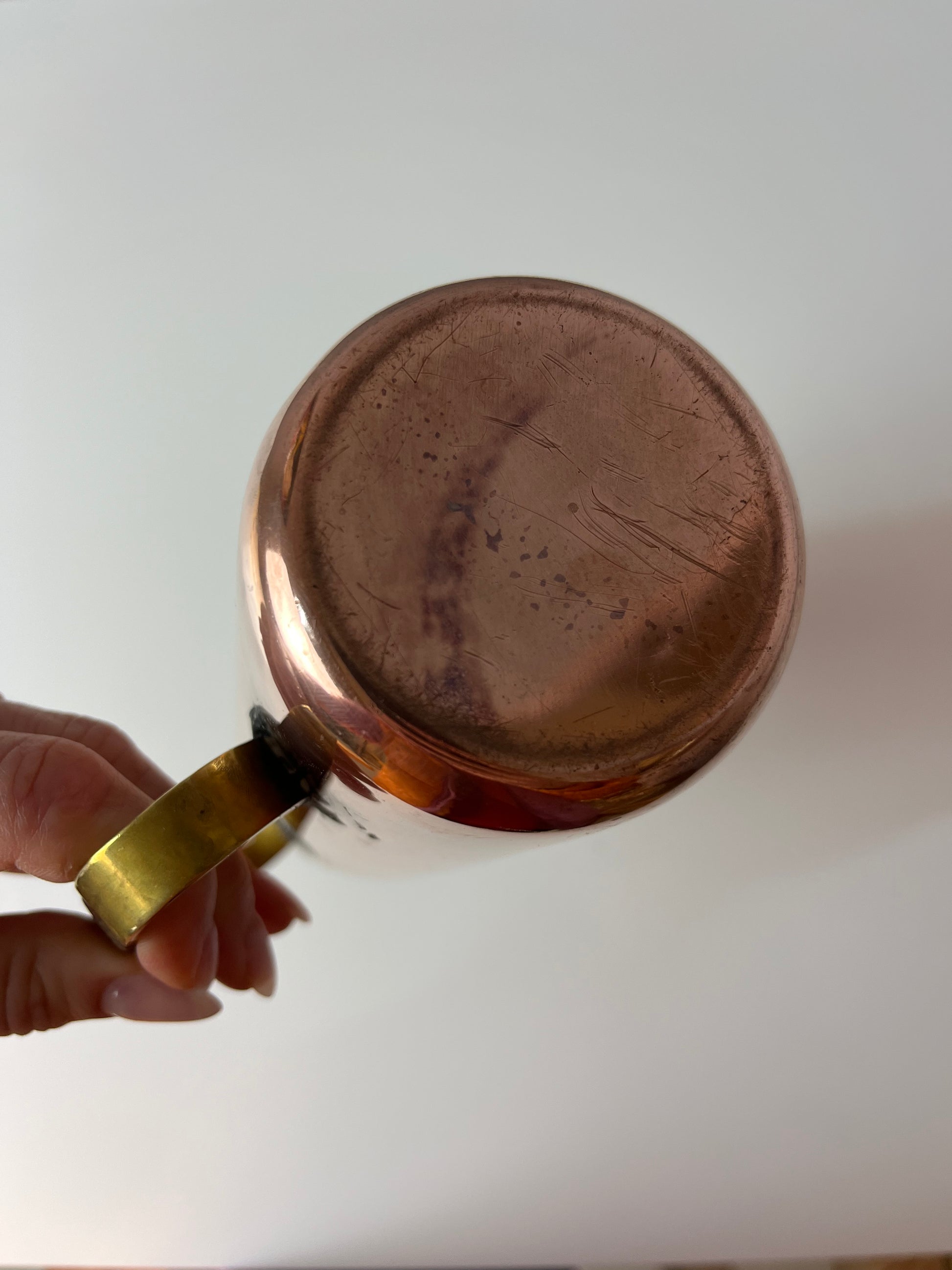 Krug Kupfer mit Holzgriff