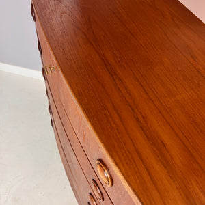 Kommode mit gerundeter Front Teak aus Dänemark