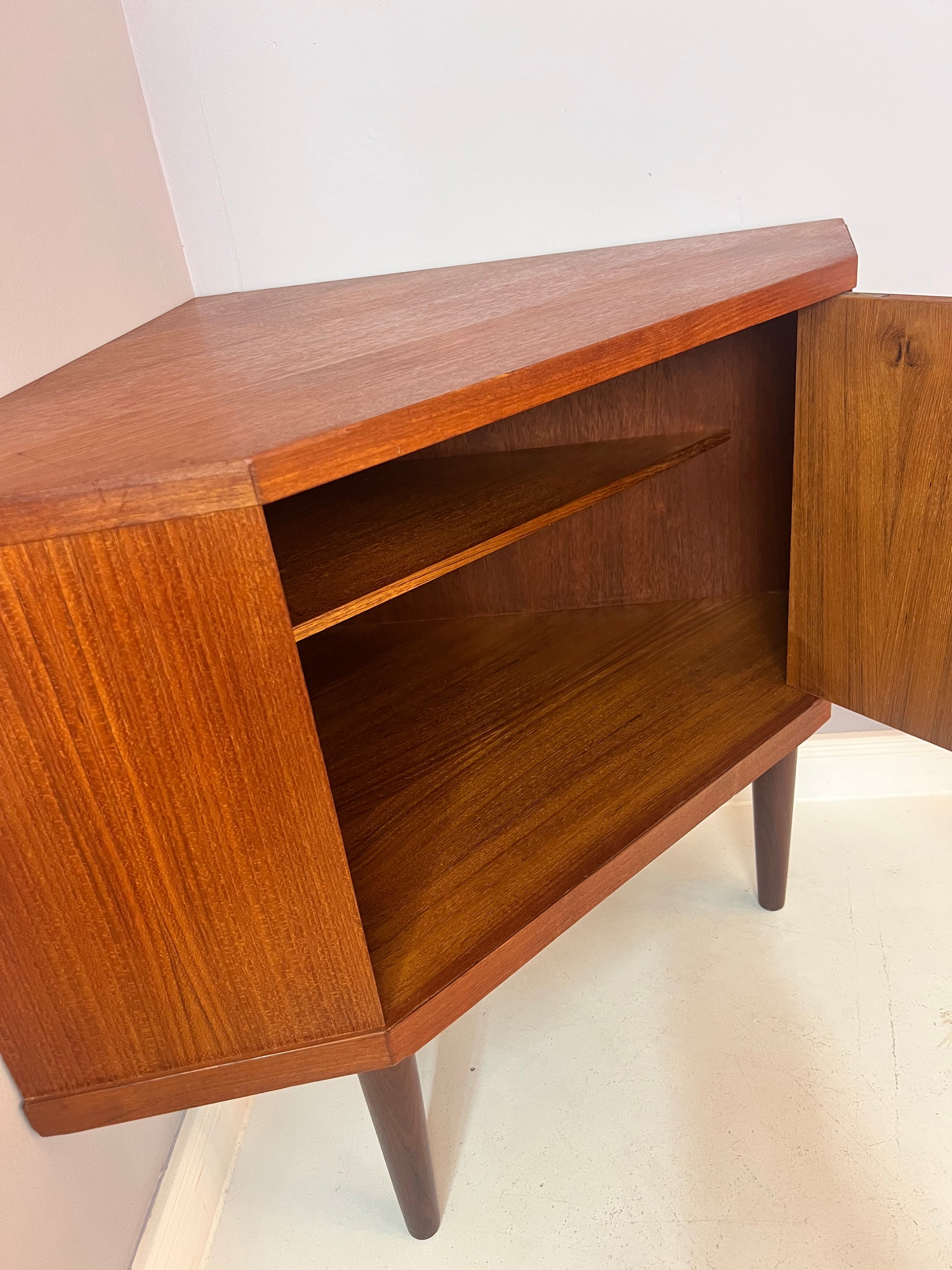 Eckschrank Teak aus Dänemark