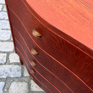 Geschwungene Kommode Teak aus Dänemark