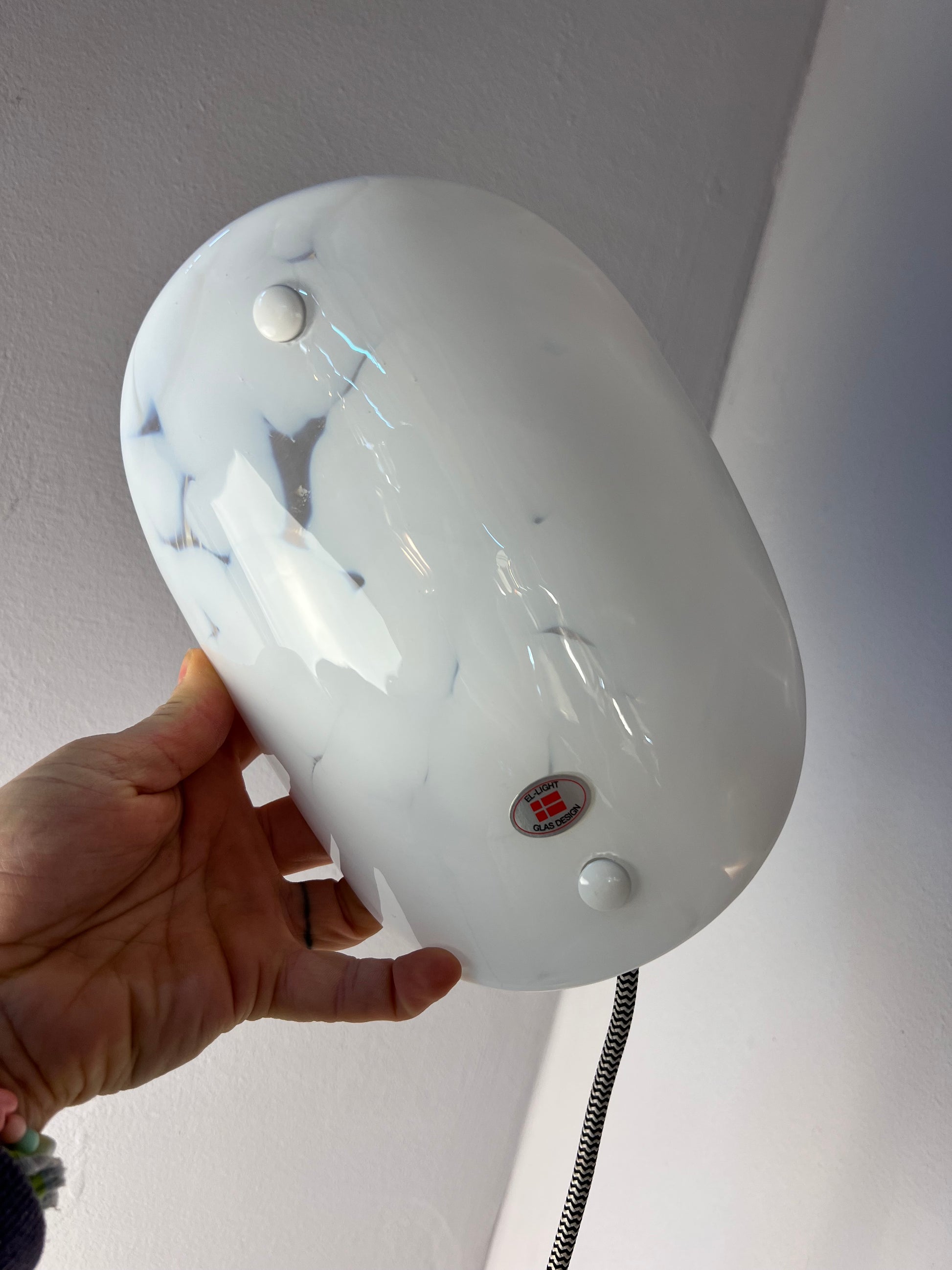 Wandlampe weiß Glas von EL Light aus Dänemark