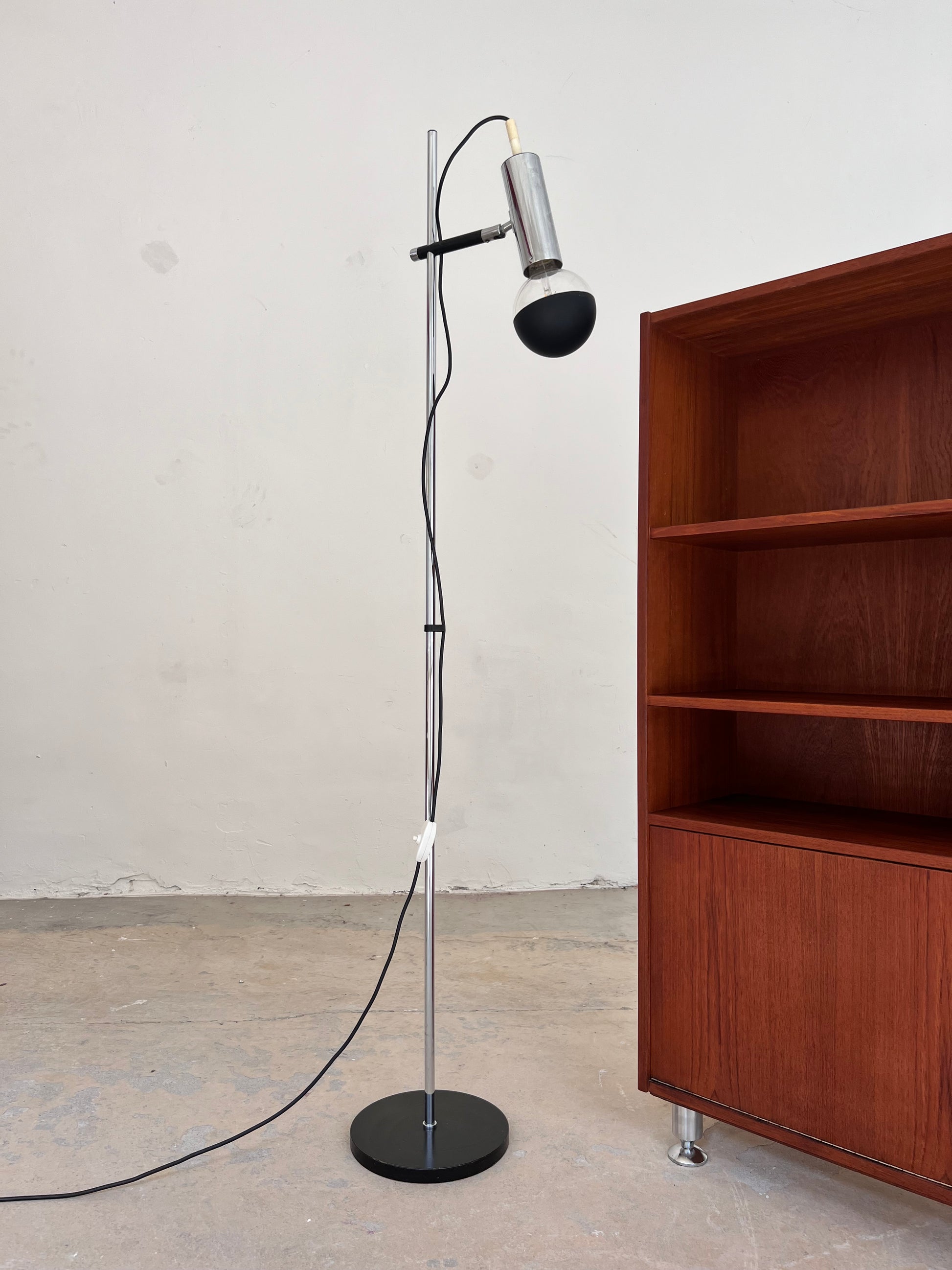 Stehlampe Chrom von STAFF