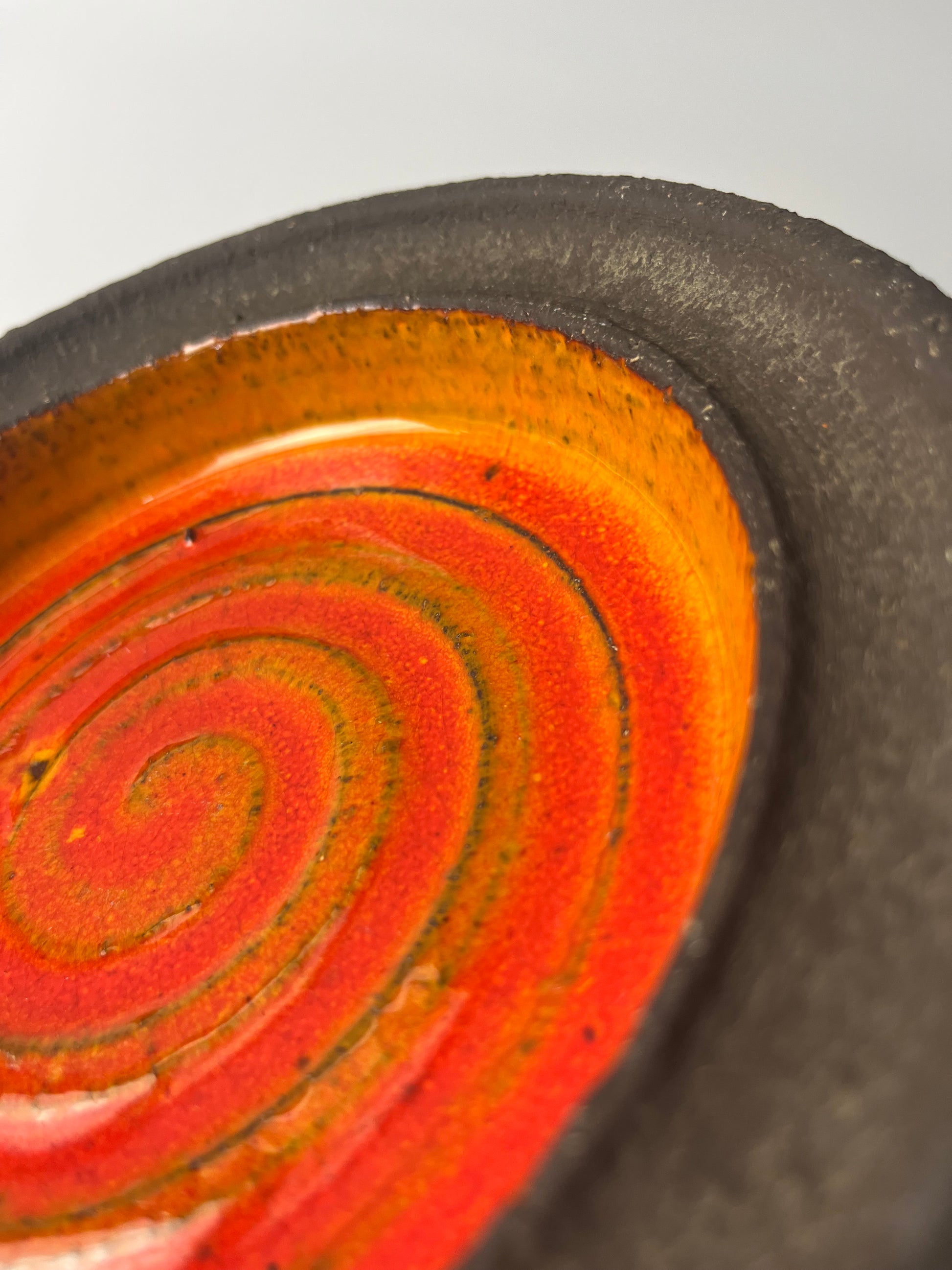 Schale orange Keramik von Ulrik Lundbergh, Ebeltoft