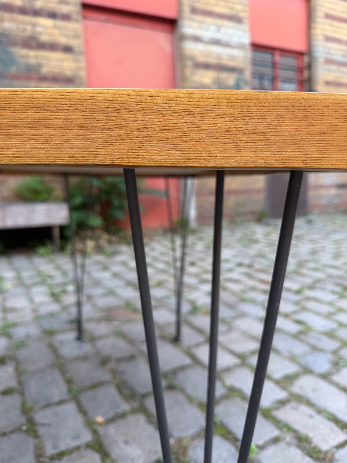 Klubtisch Typ 602/K Esche mit neuen Füßen von Hellerau