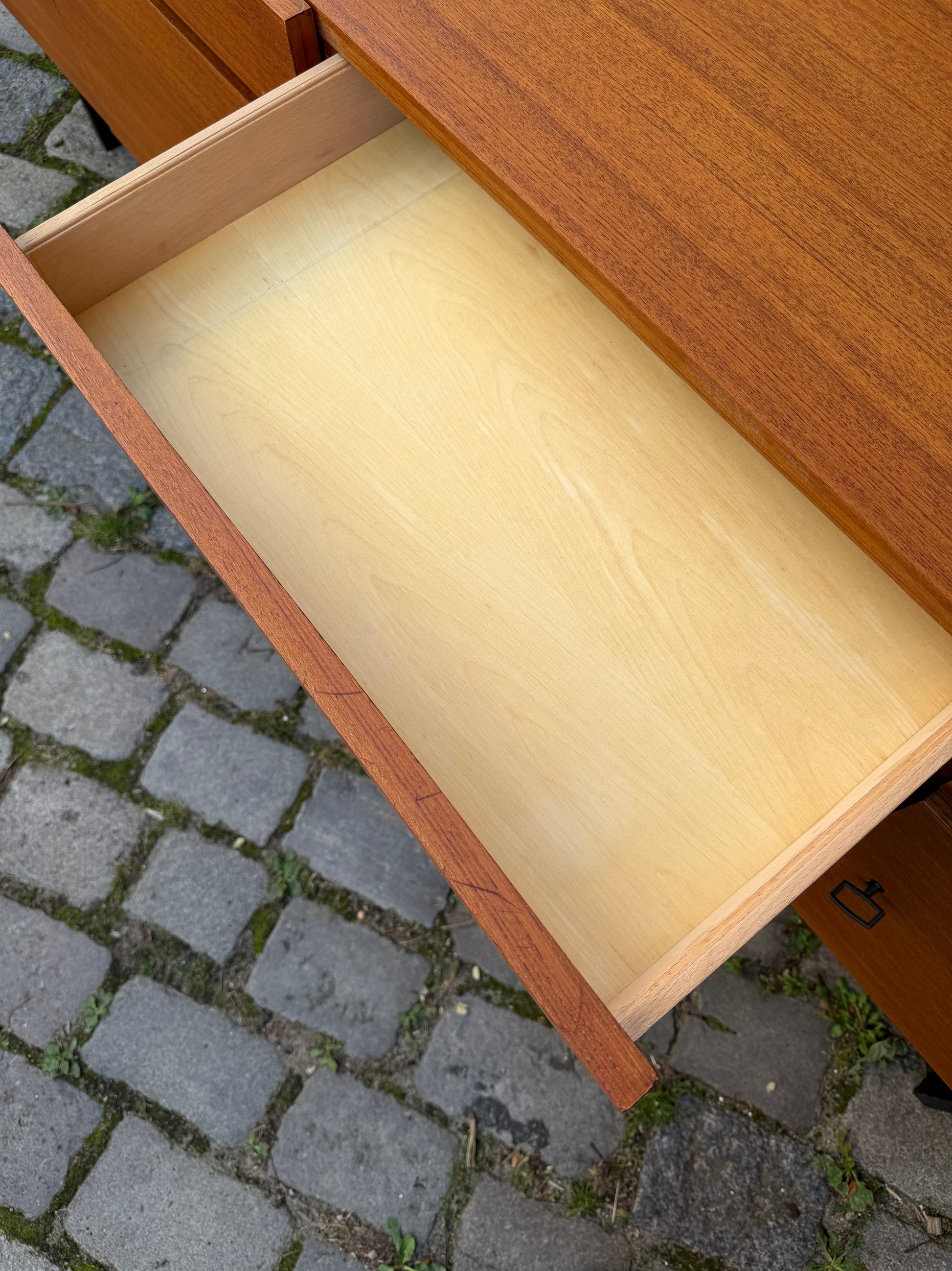 XXL Sideboard Teak mit Schloss aus Deutschland