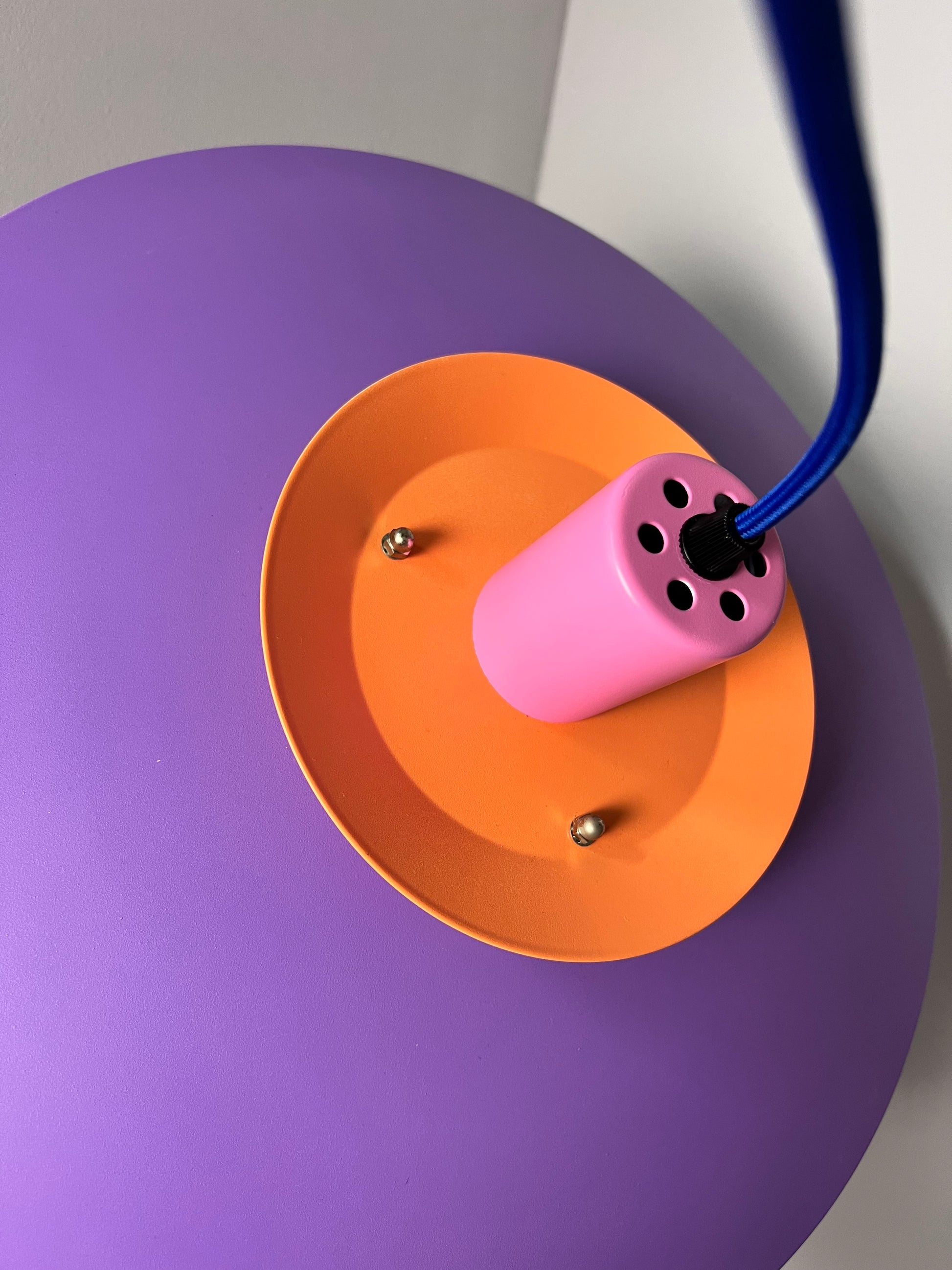Lamellenlampe neu lackiert lila ocker