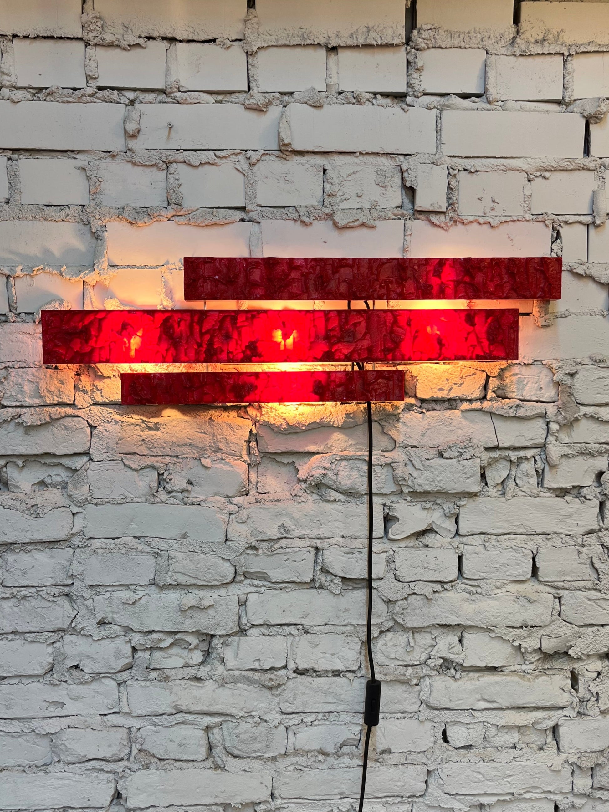 Wandlampe rot von Uwe Mersch