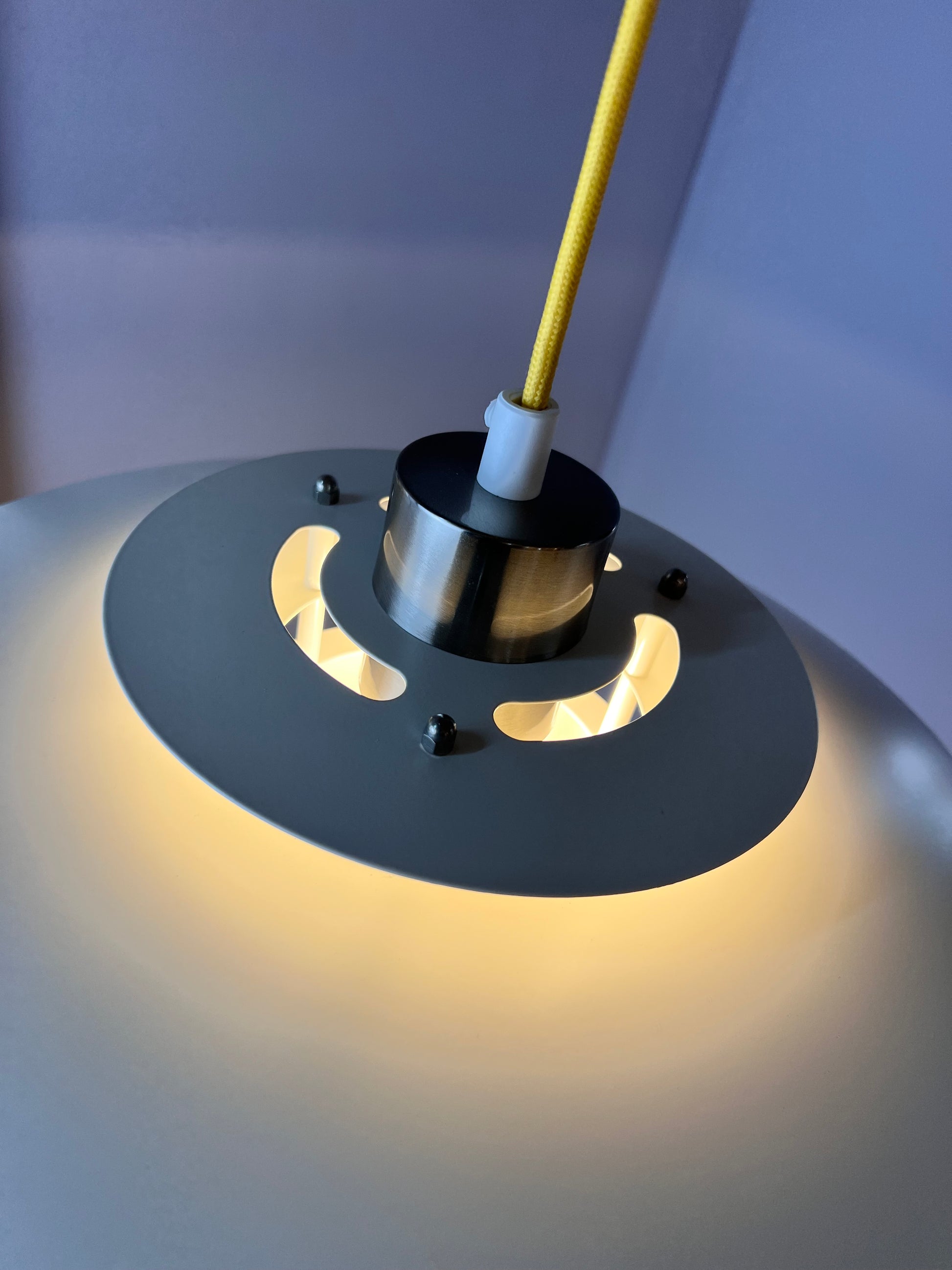 Lamellenlampe weiß aus Dänemark