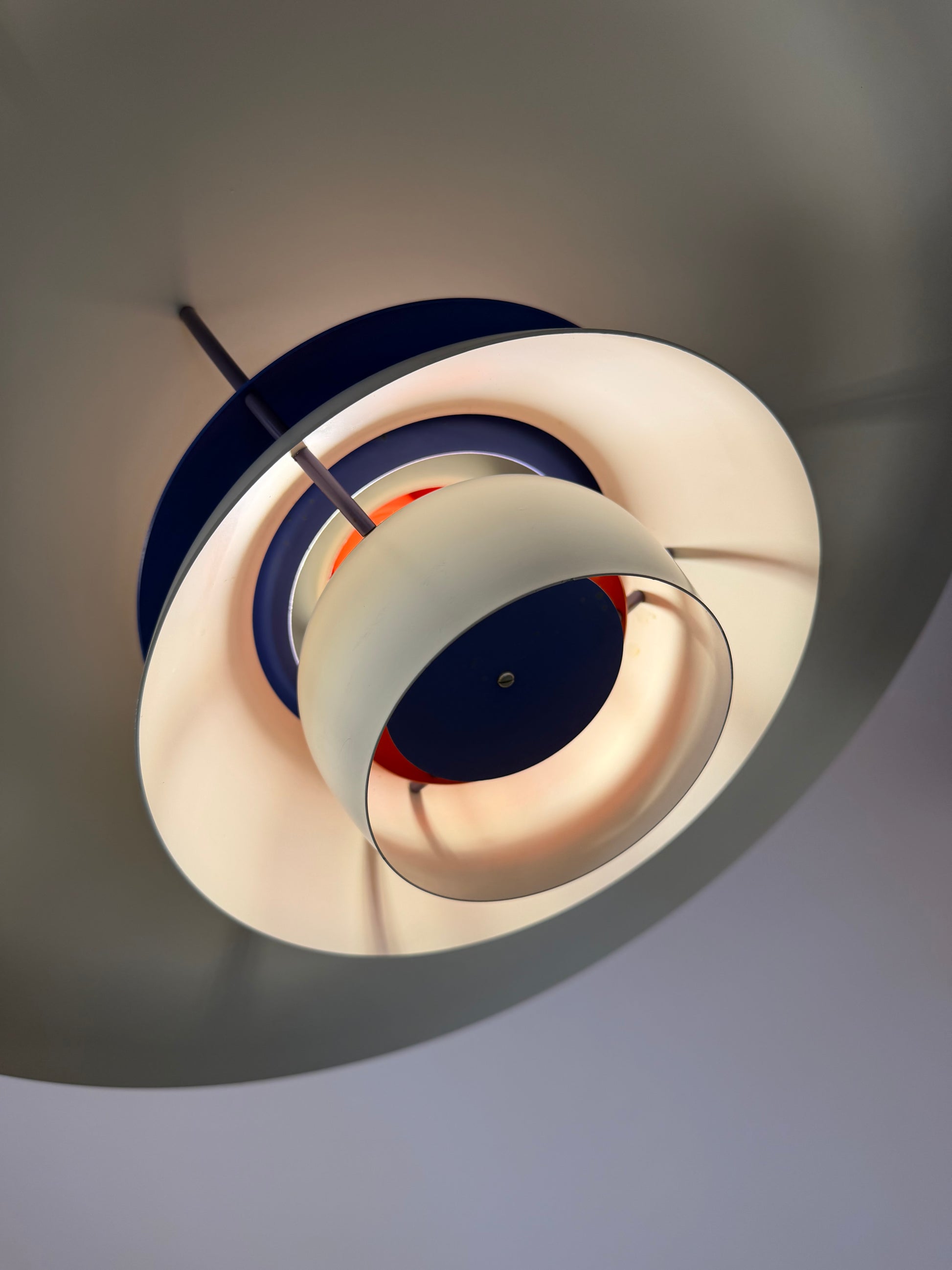 Lamellenlampe PH5 weiß von Poul Henningsen für Louis Poulsen