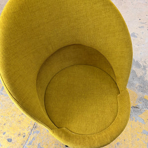 „Cone Chair“ gelb von Verner Panton neu bezogen