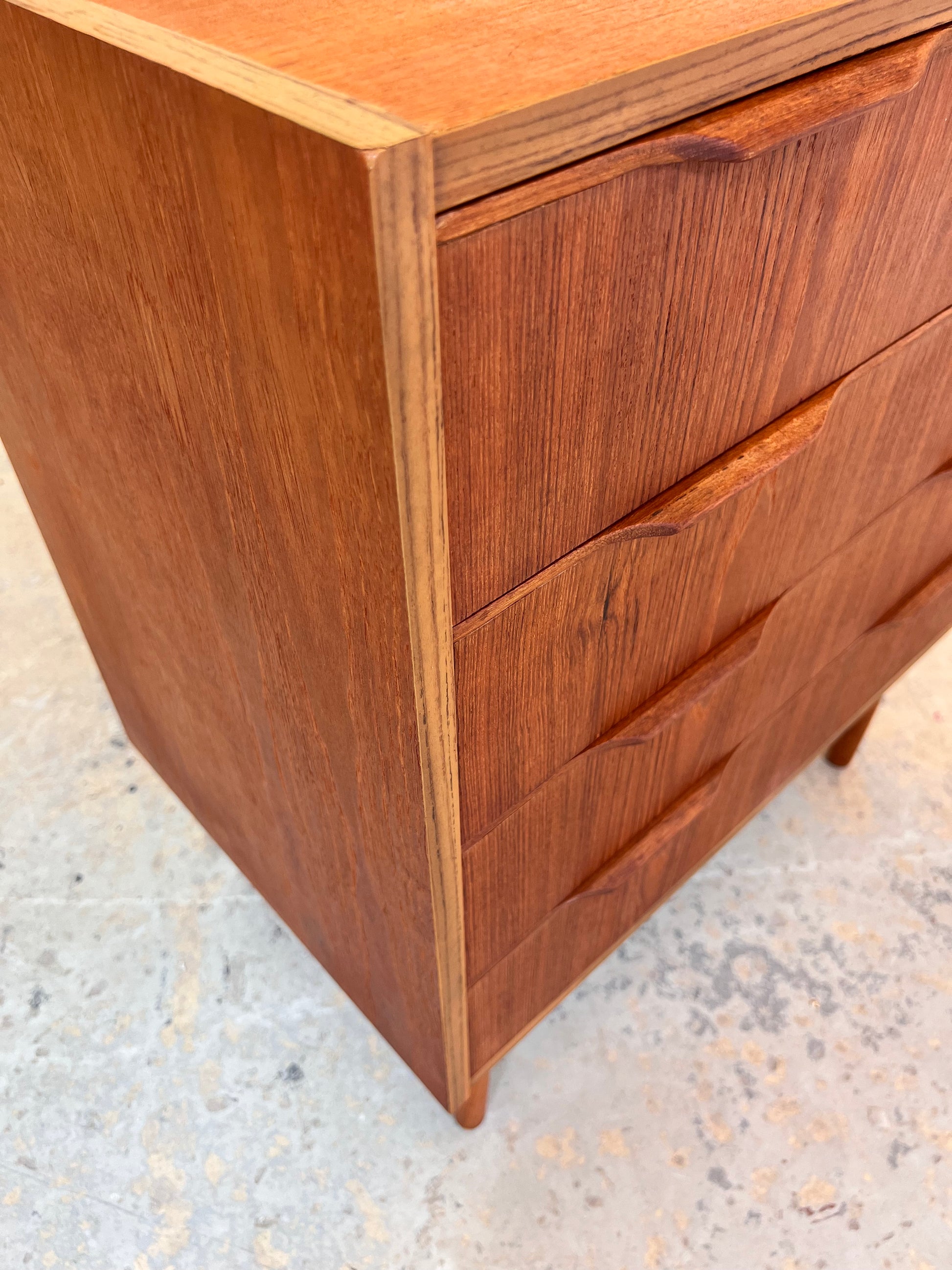 Kommode Teak mit Schloss aus Dänemark
