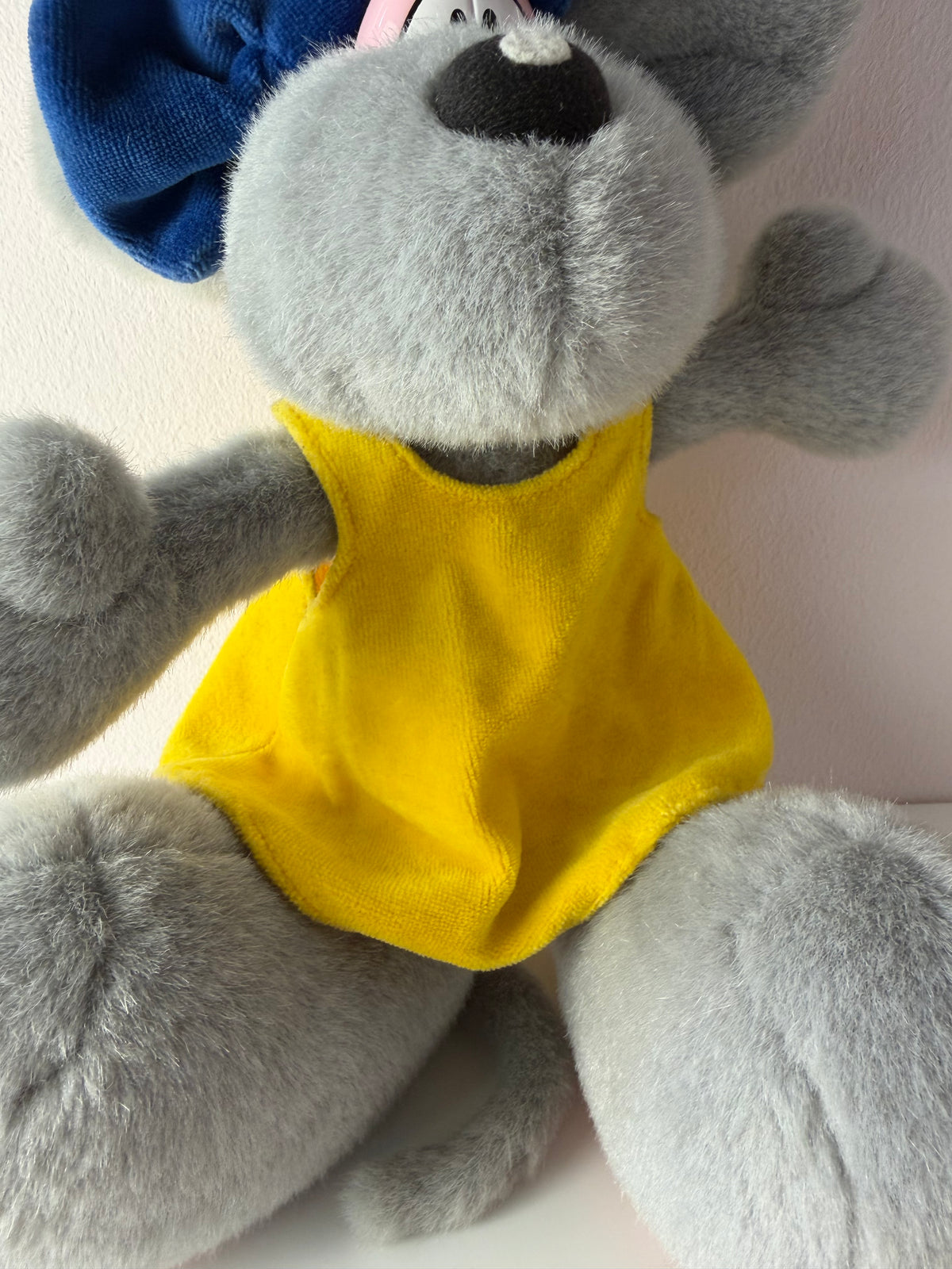 Diddlina Maus mit gelbem Kleid von Thomas Goletz