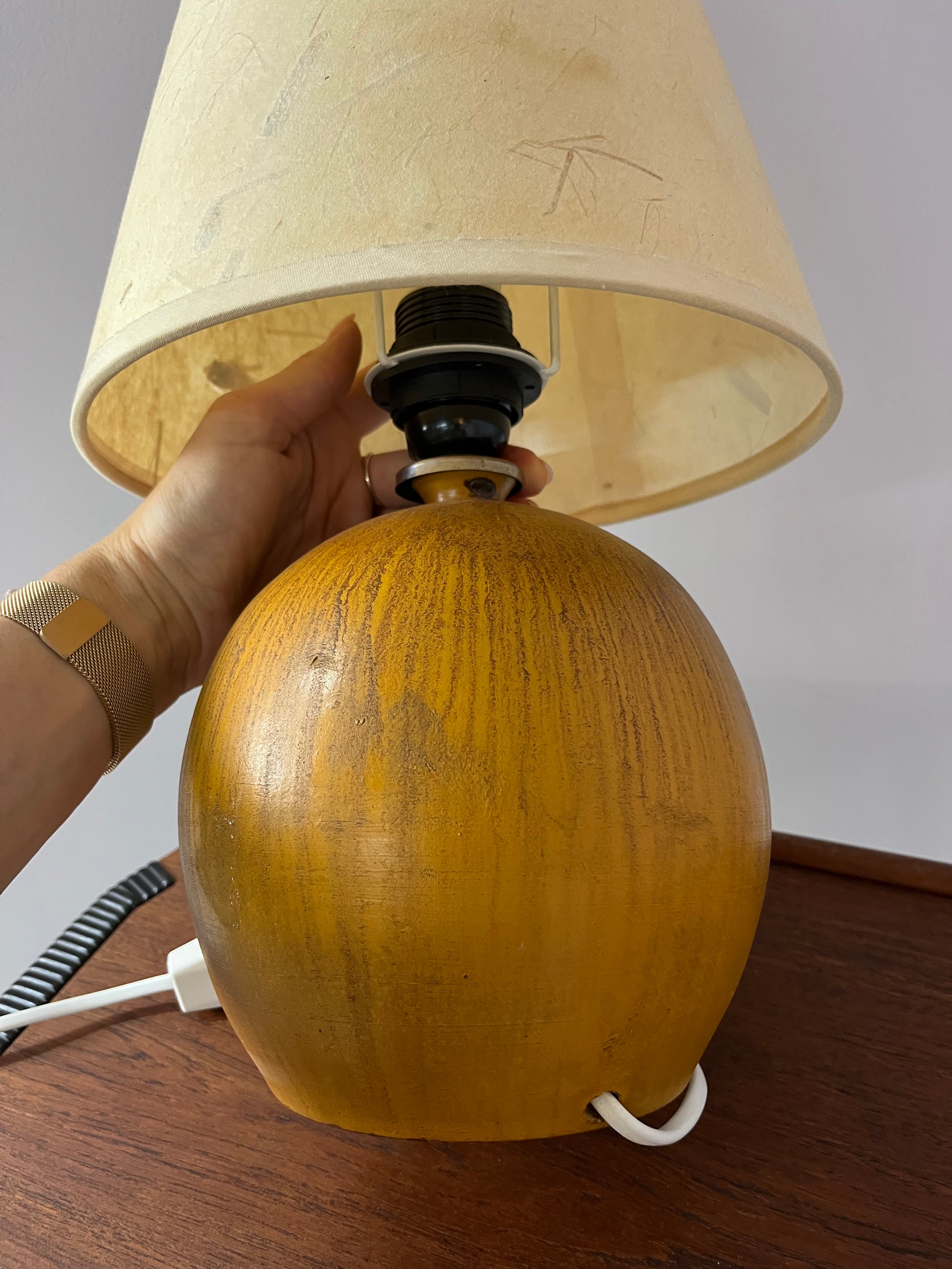 Kugeltischlampe Keramik mit Naturfaser Schirm
