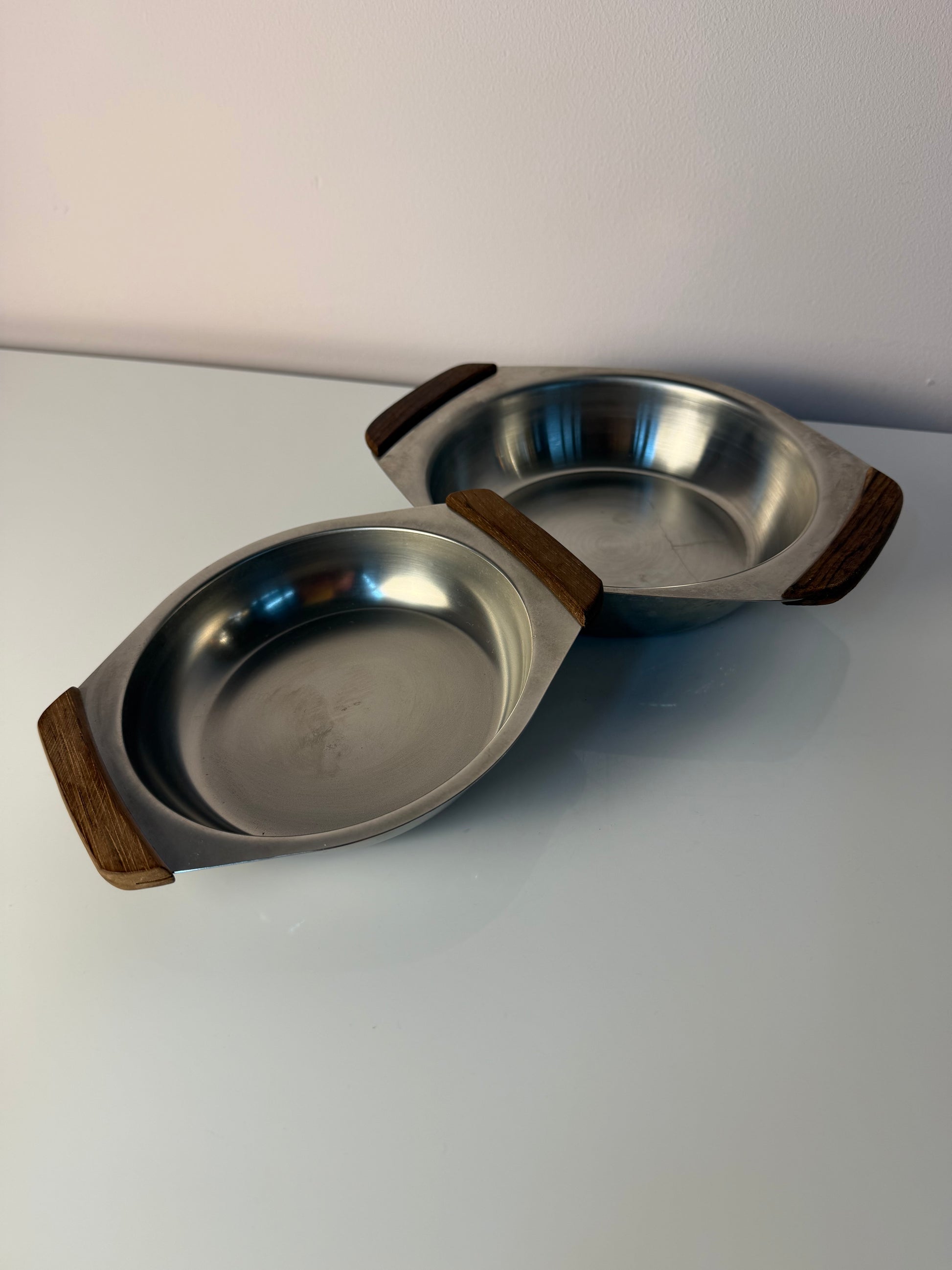 Set: 2 Schüsseln Edelstahl mit Teak Griffen