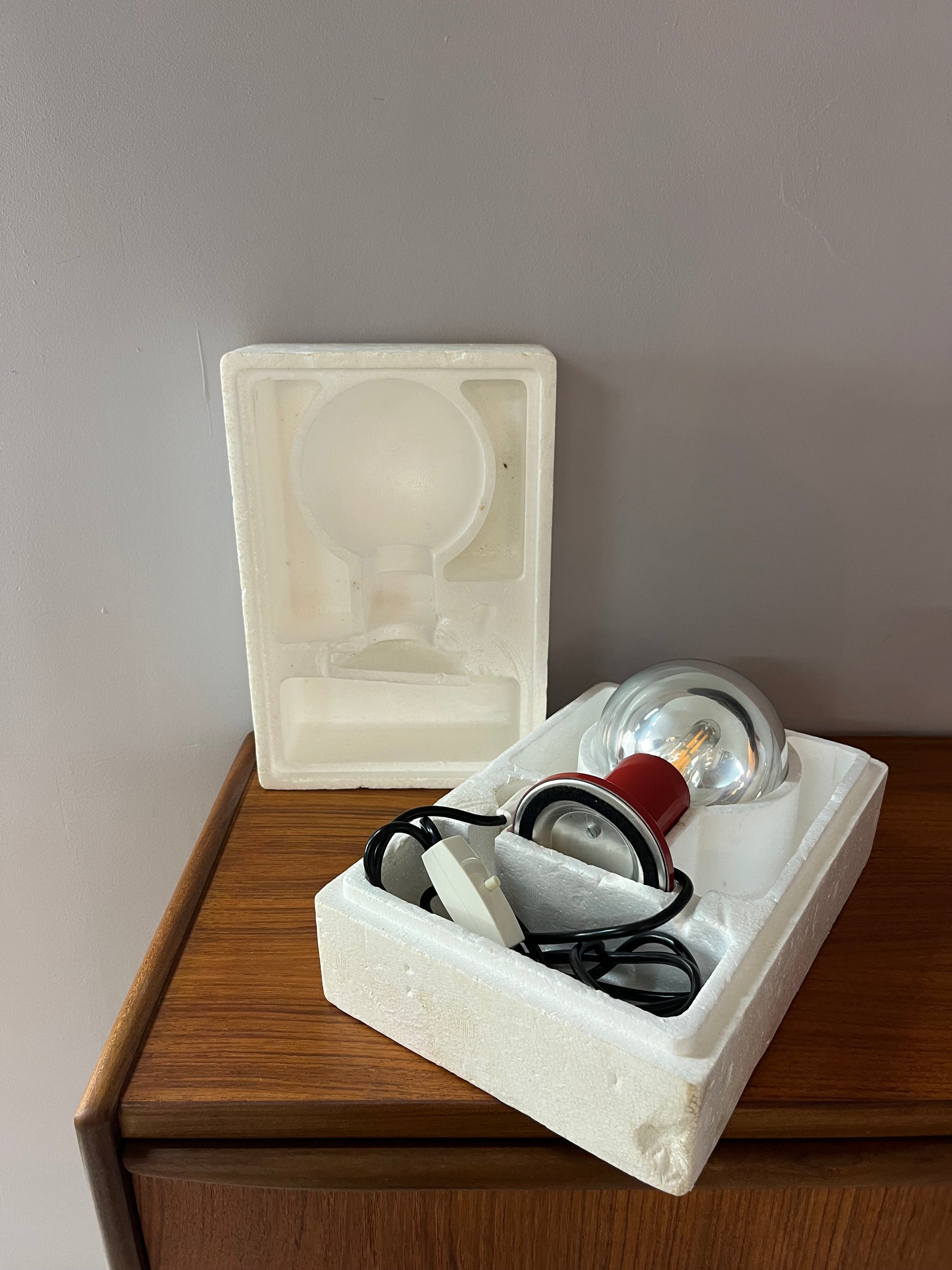 Tischlampe Big Globe rot von Motoko Ishii für STAFF