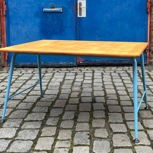 Esstisch Werktisch mit hellblauem Gestell