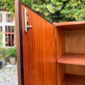 Kommodenschrank mit Flügeltüren & Schloss aus Dänemark