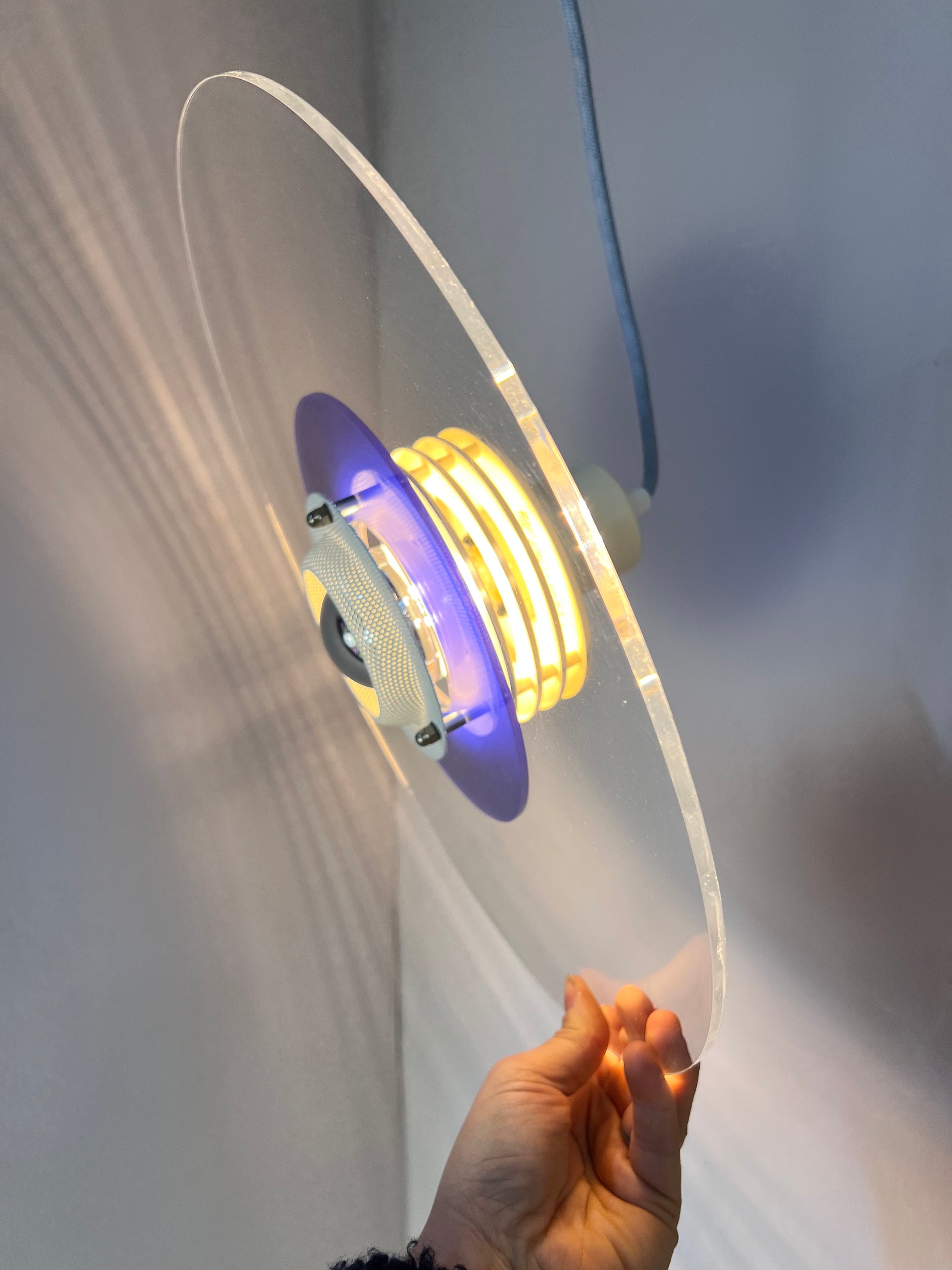 Lamellenlampe „Astra“ blau Plexiglas aus Dänemark